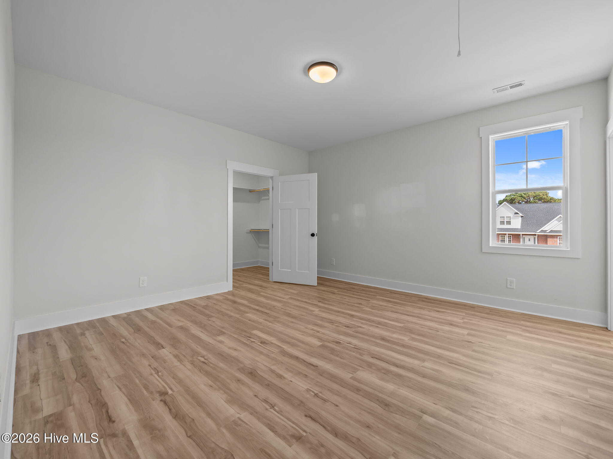 656 Fishermans Point Property Photo 35