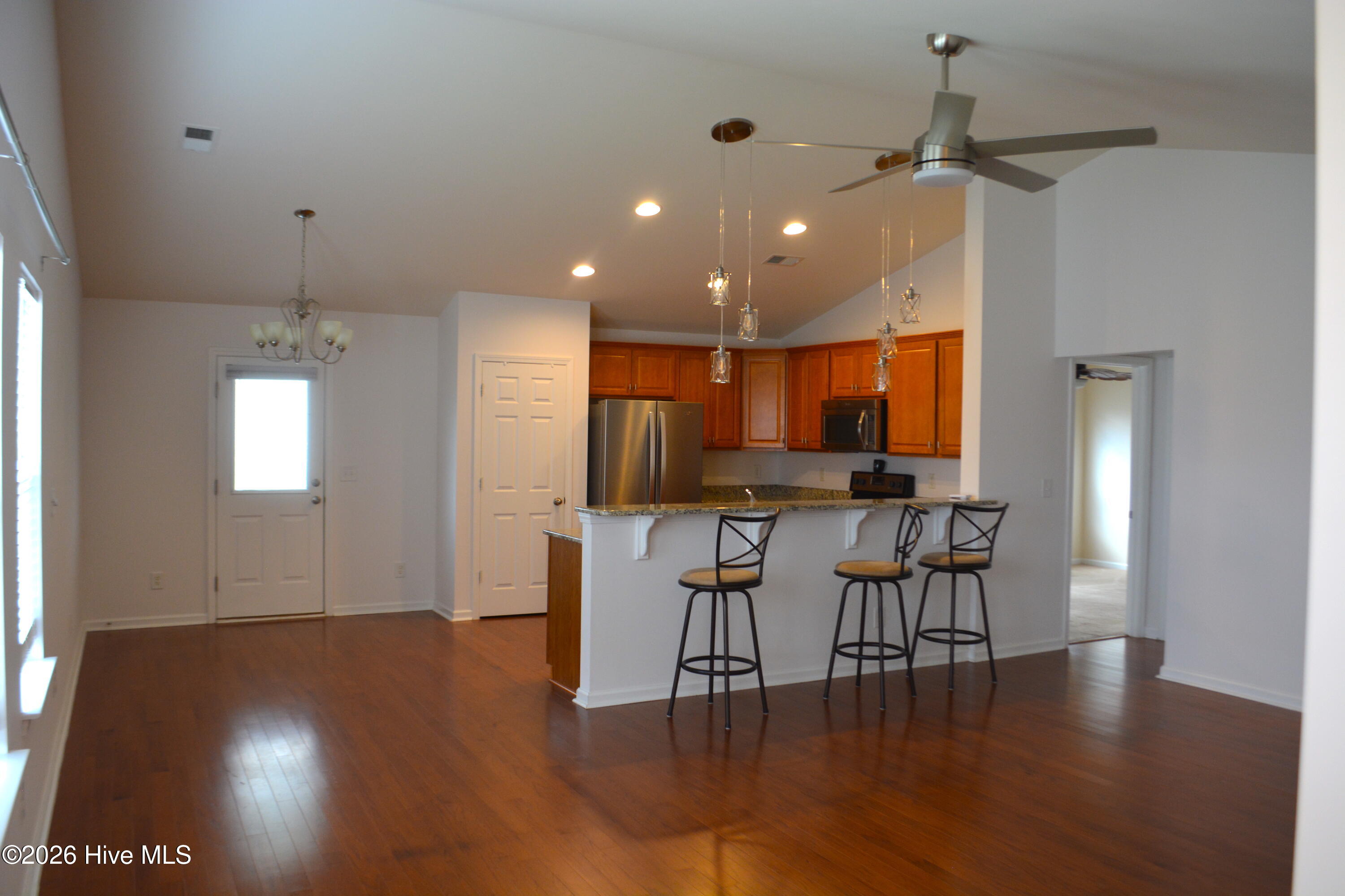 692 Pickering Drive Nw Property Photo 4
