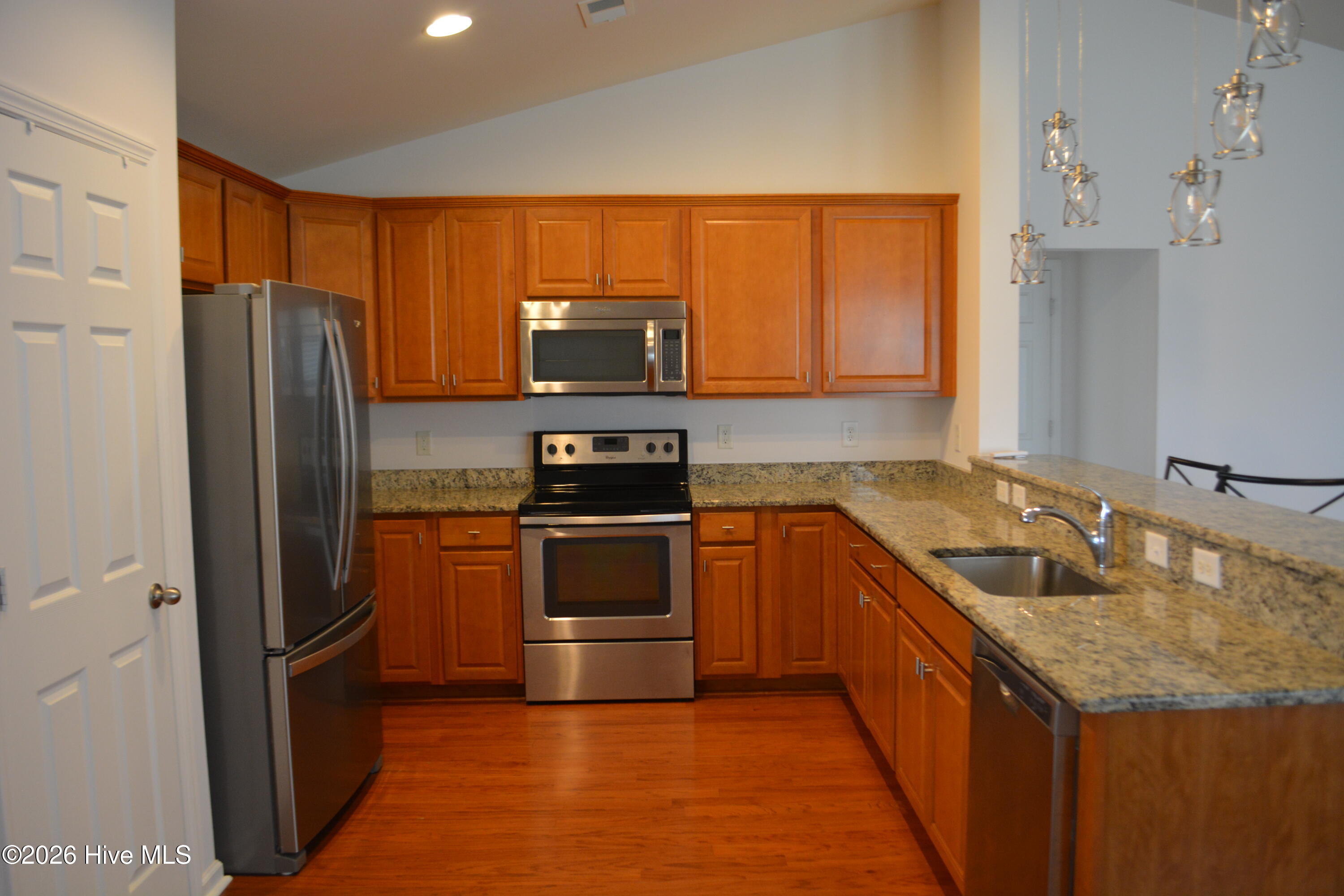692 Pickering Drive Nw Property Photo 5