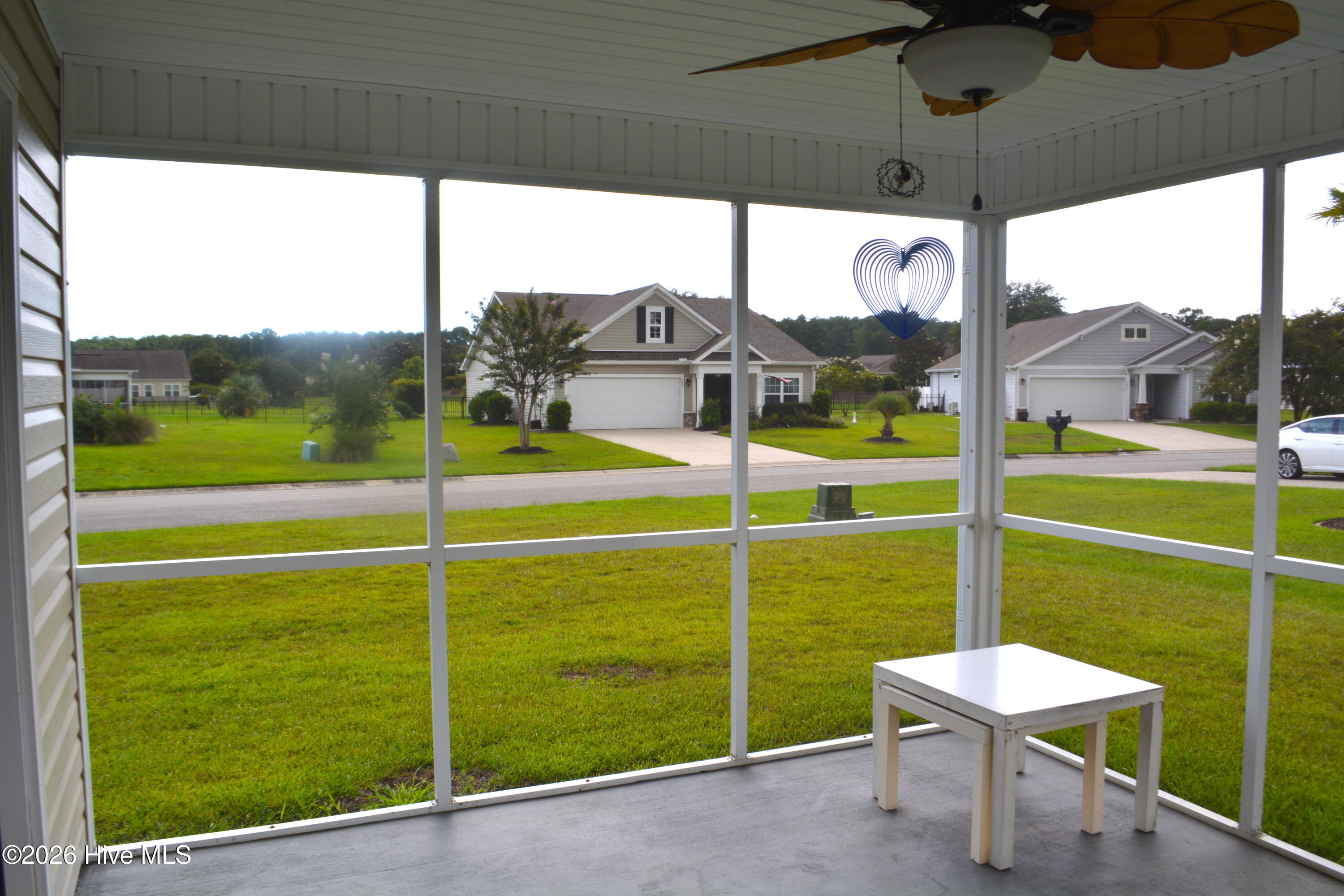 692 Pickering Drive Nw Property Photo 6