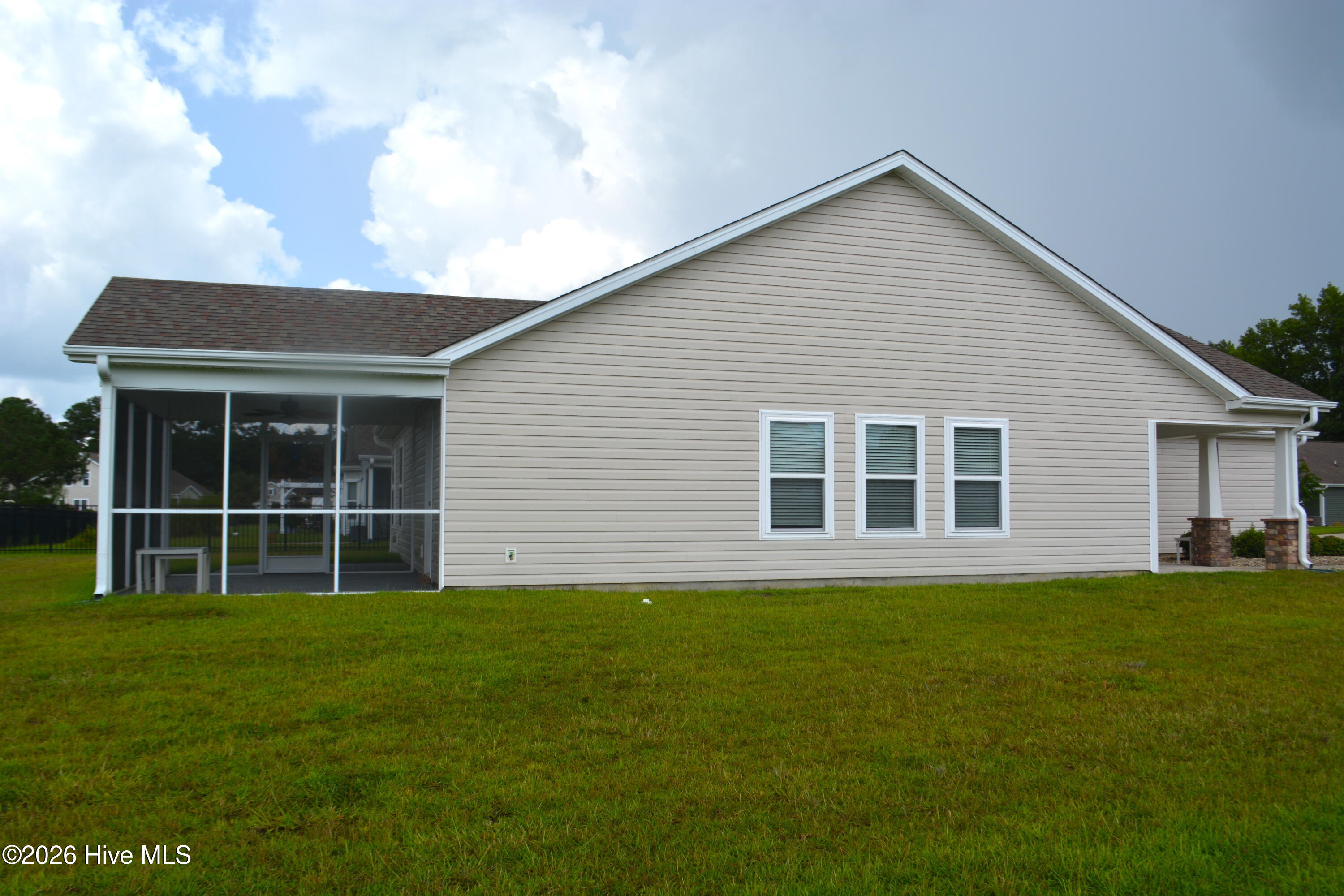 692 Pickering Drive Nw Property Photo 28