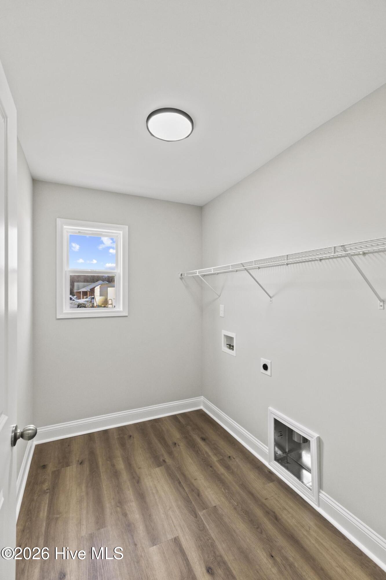 3030 Falcon Court Property Photo 14