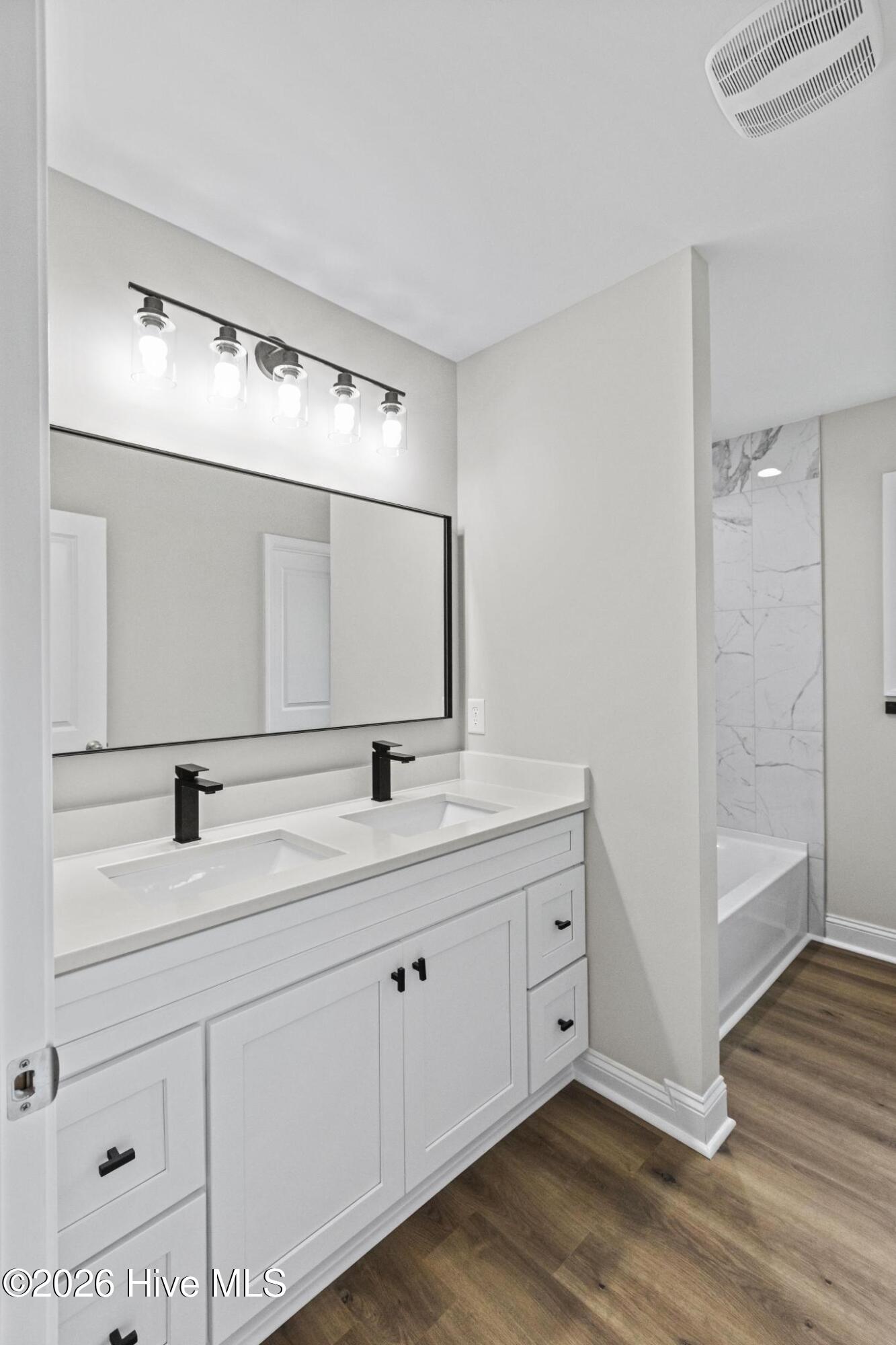 3030 Falcon Court Property Photo 19