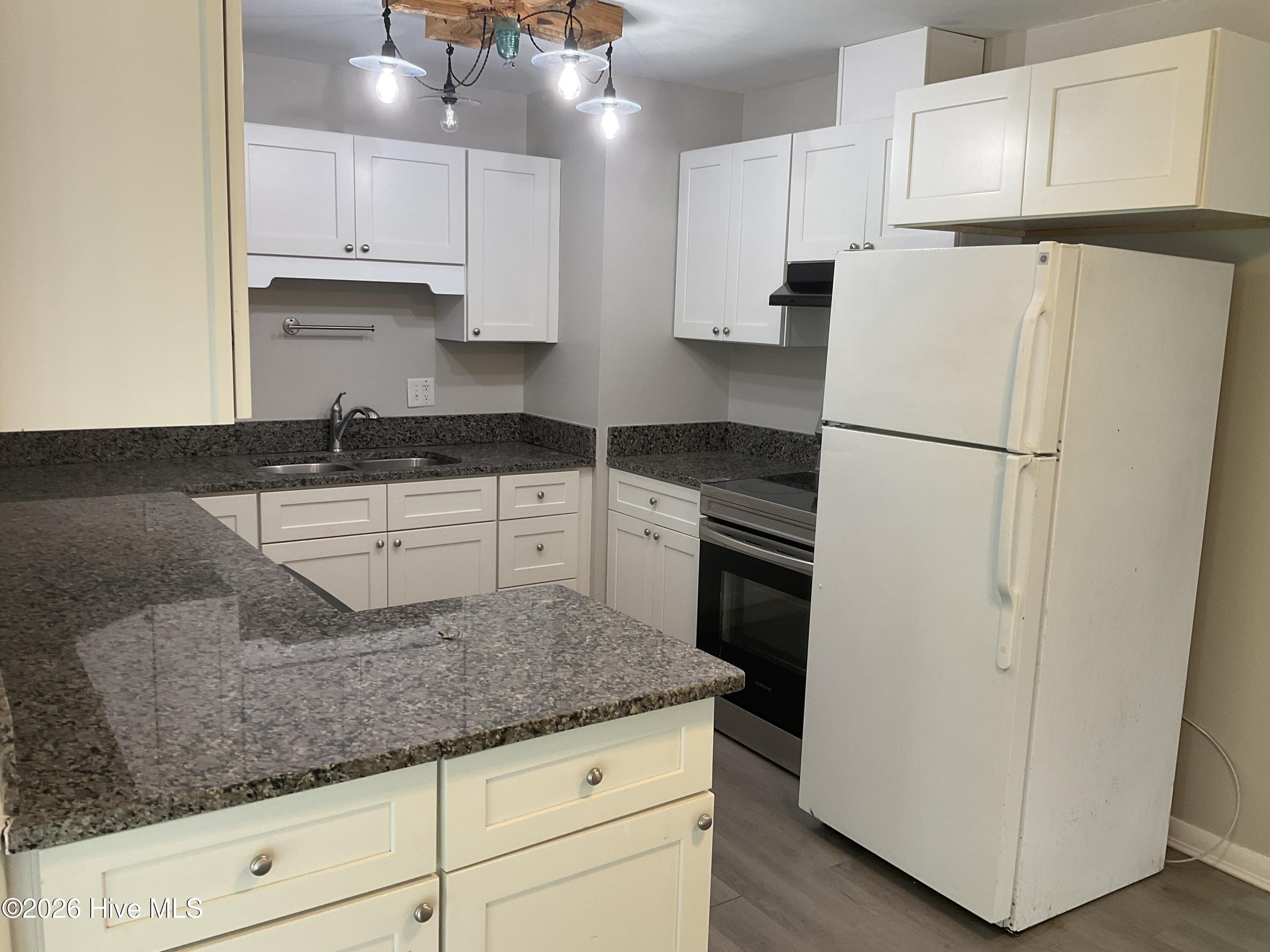 104 Greencrest Circle Property Photo 4