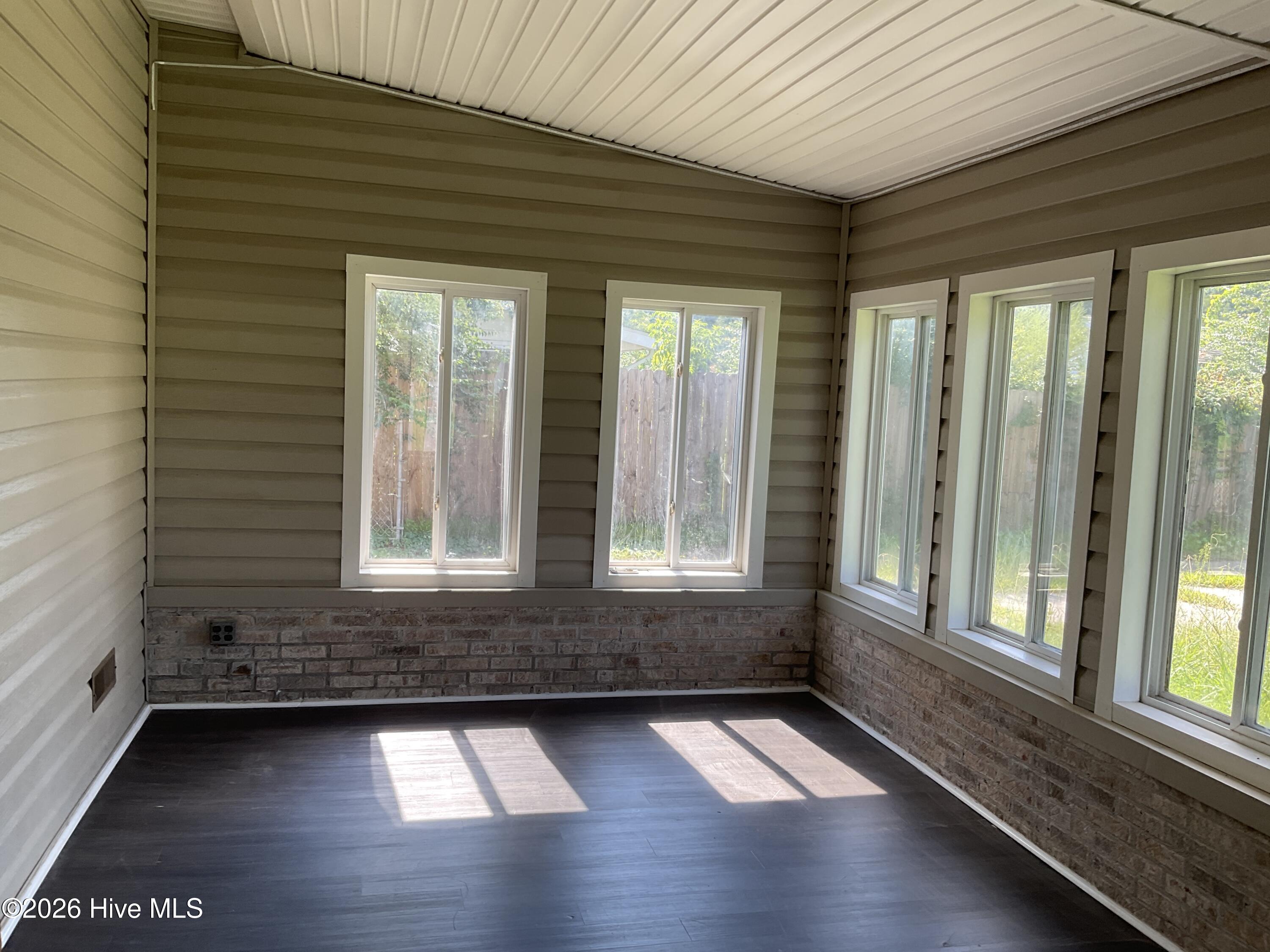 104 Greencrest Circle Property Photo 9
