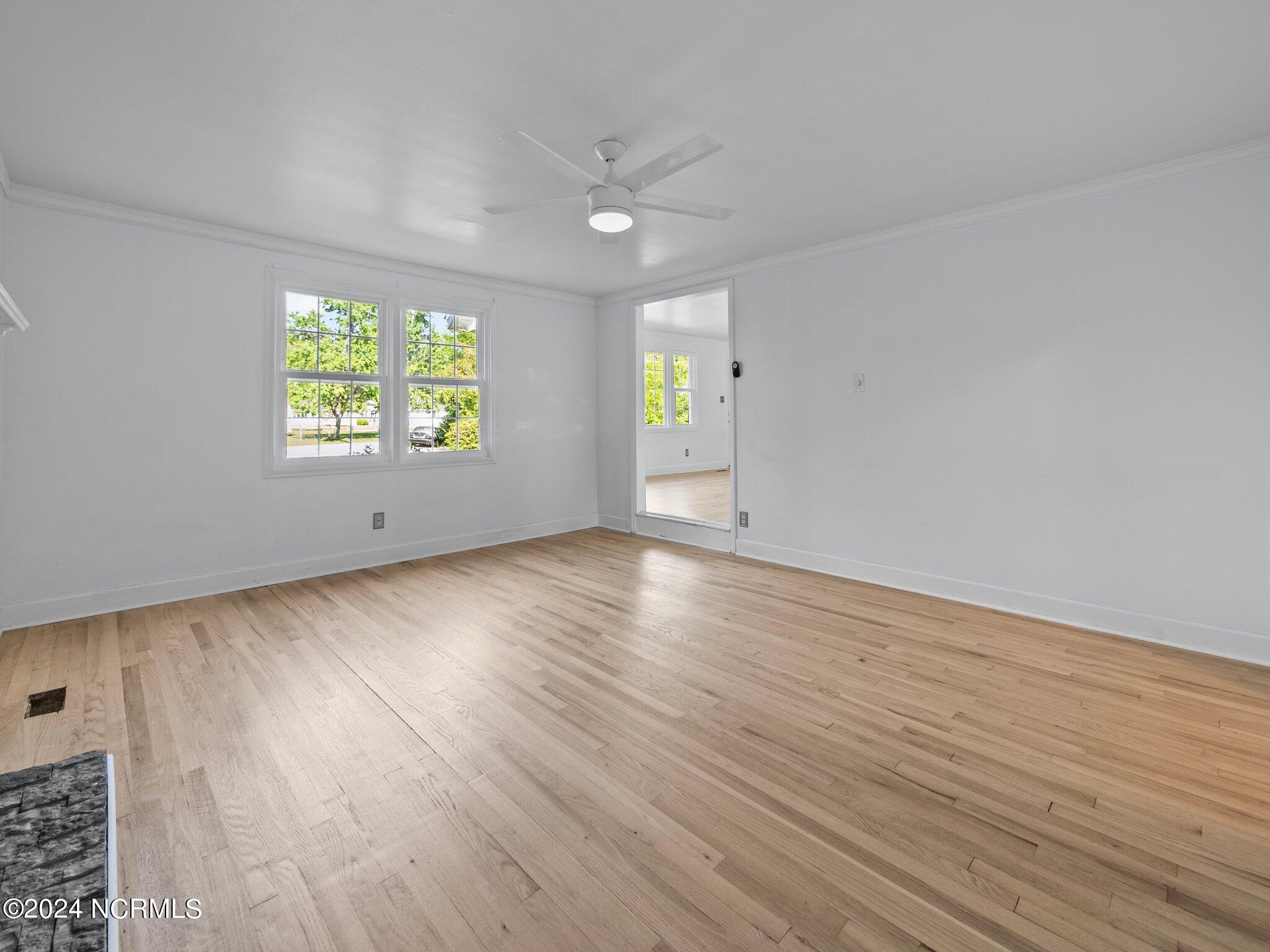 1011 Daniel Place Property Photo 5