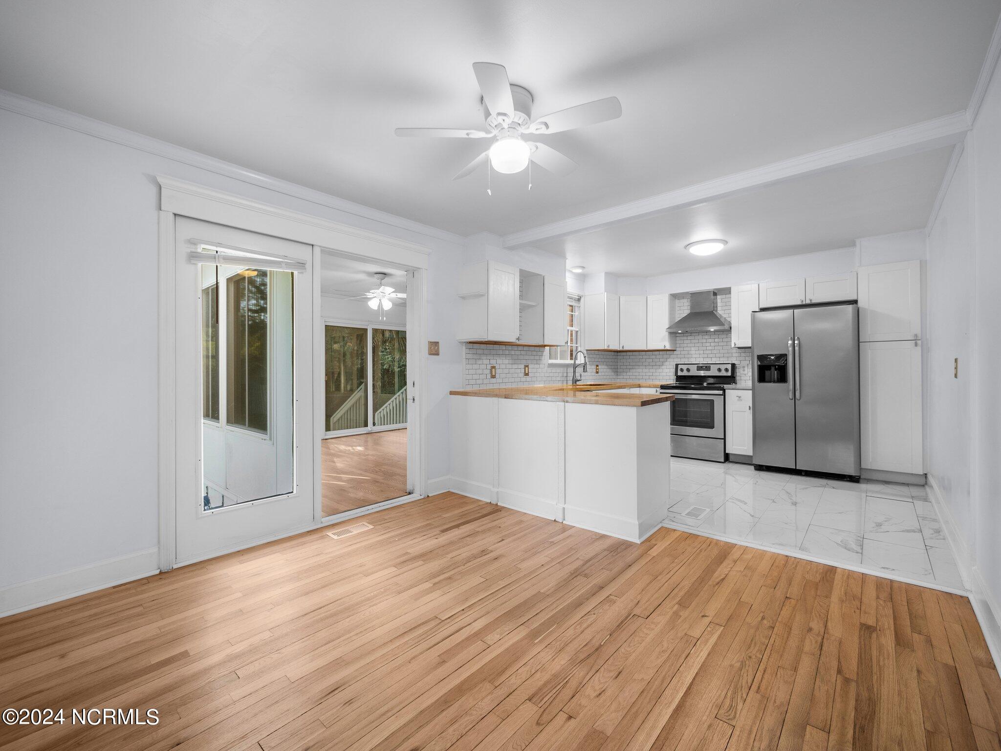 1011 Daniel Place Property Photo 7