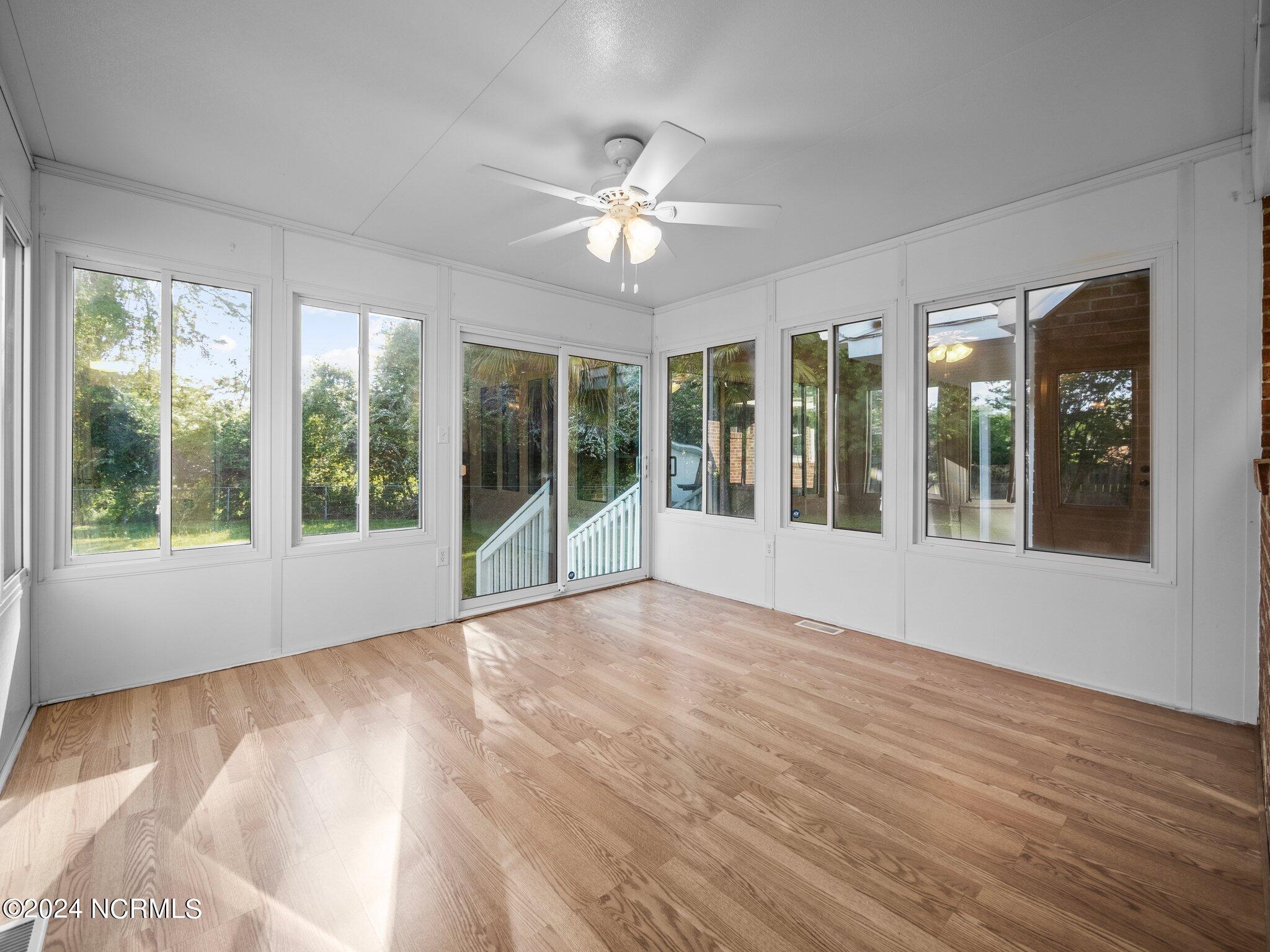 1011 Daniel Place Property Photo 11