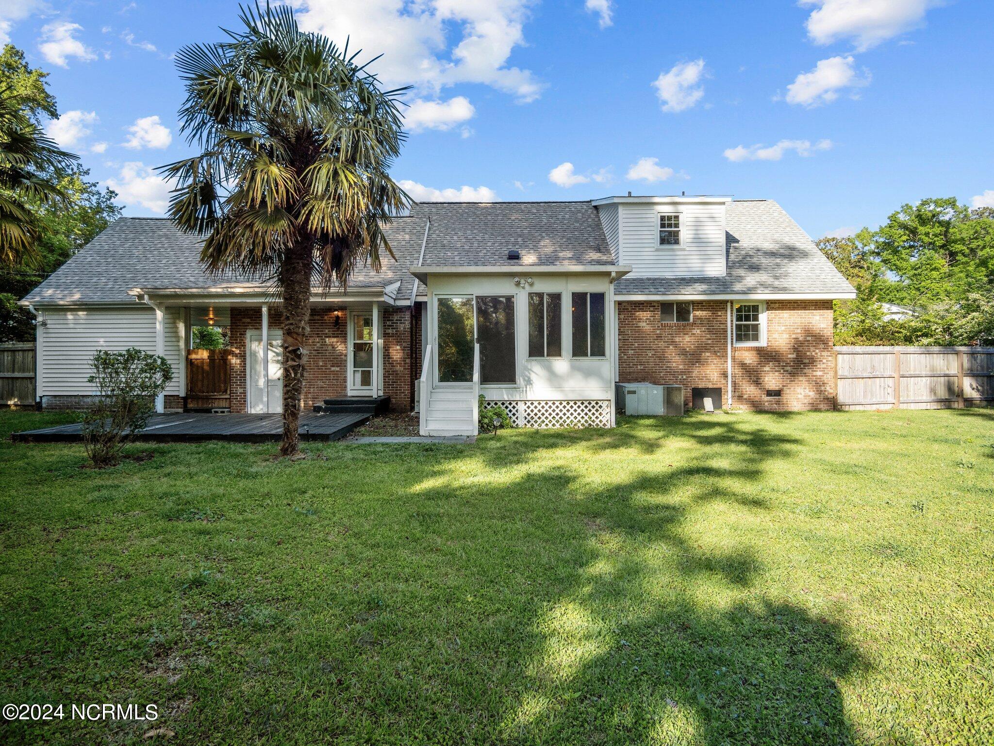 1011 Daniel Place Property Photo 26