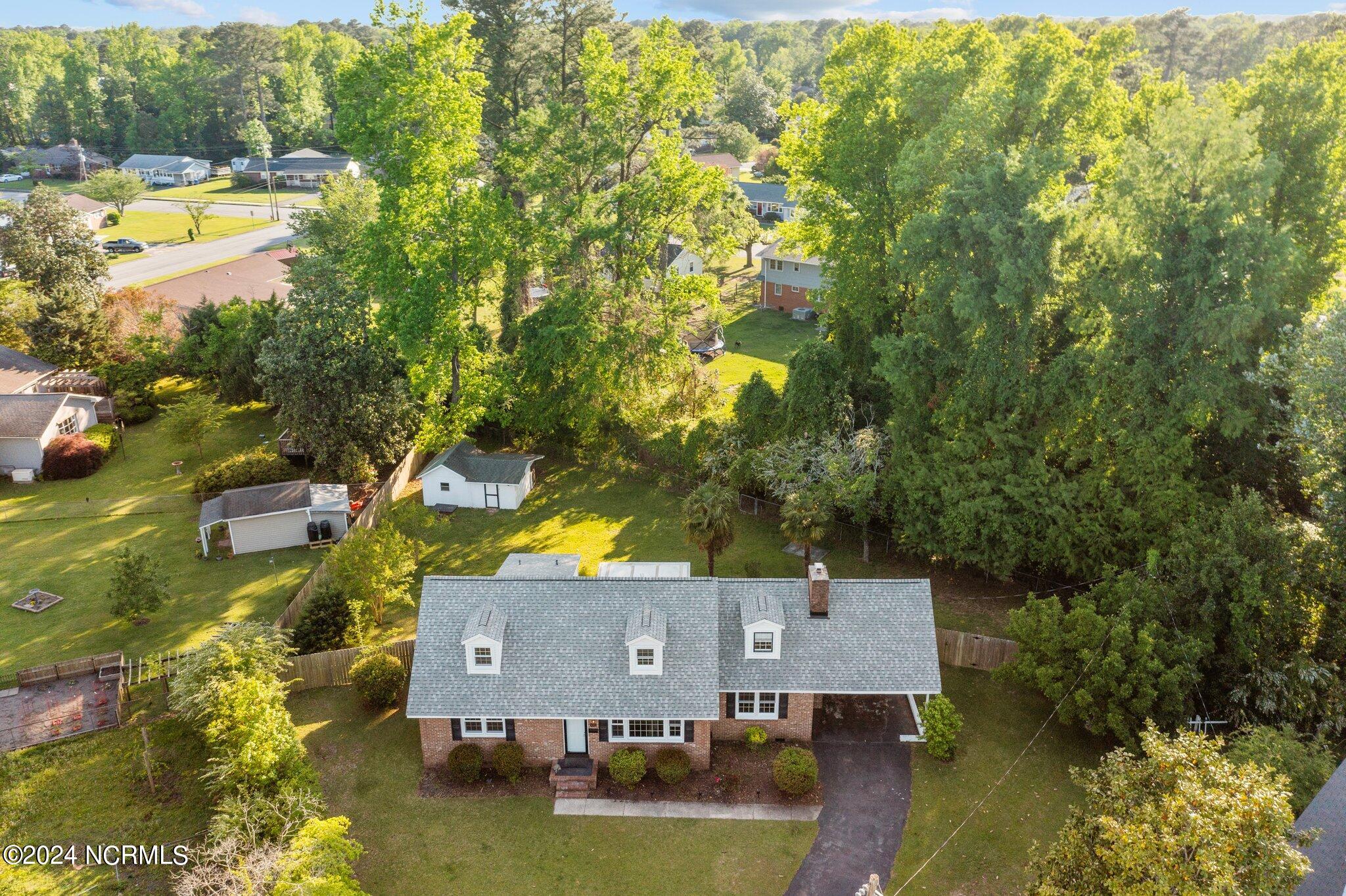 1011 Daniel Place Property Photo 27