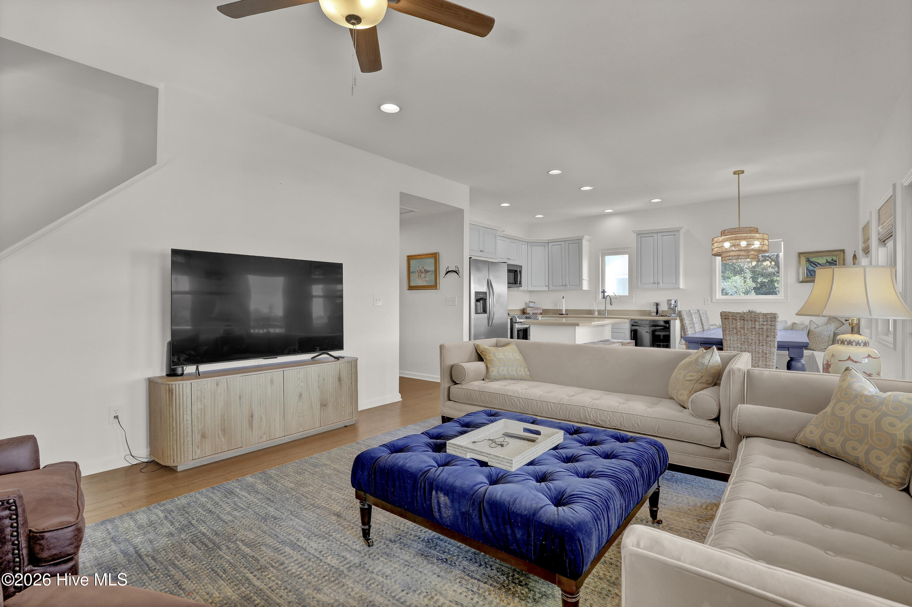716 Bay Harbor Drive Property Photo 12