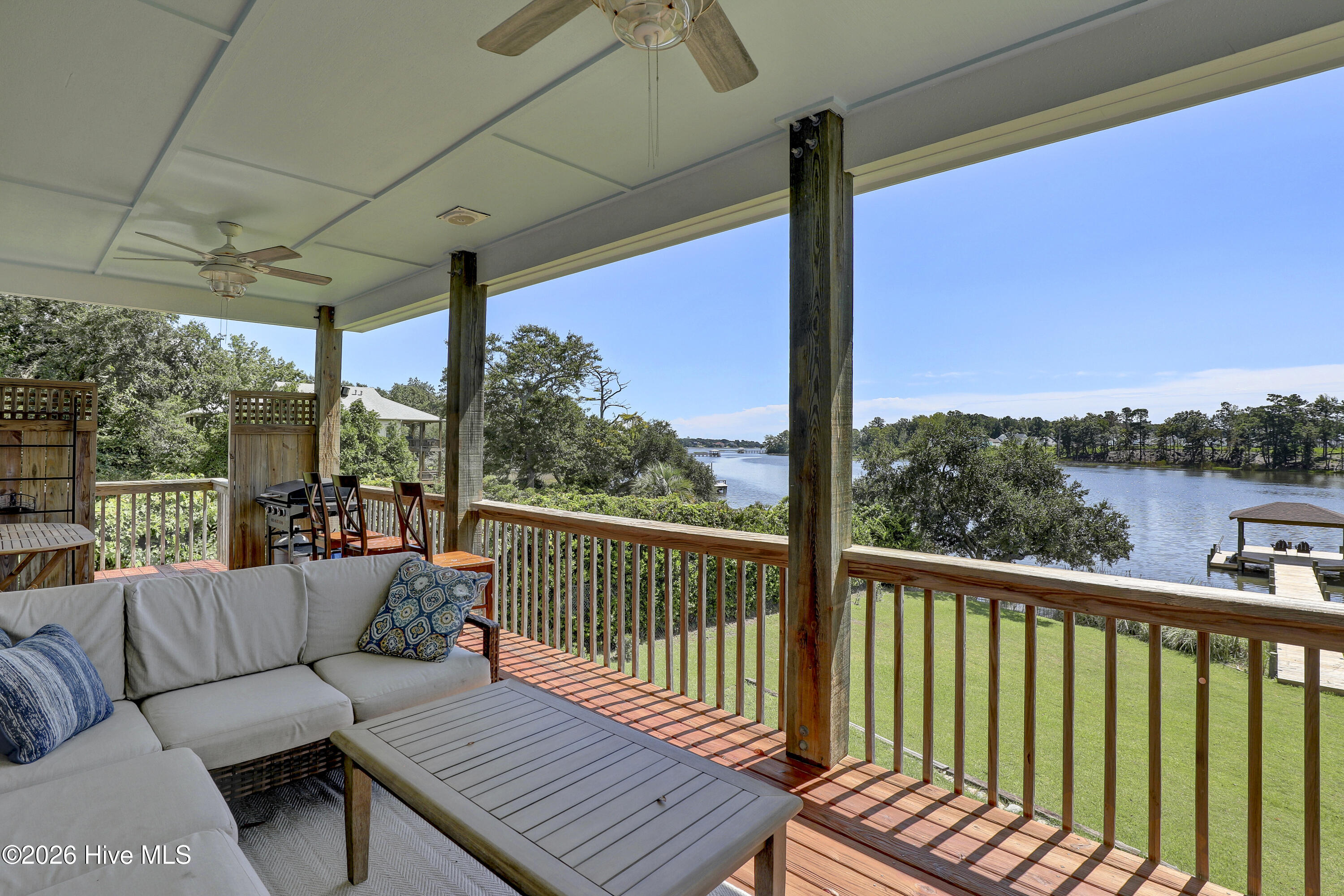 716 Bay Harbor Drive Property Photo 14
