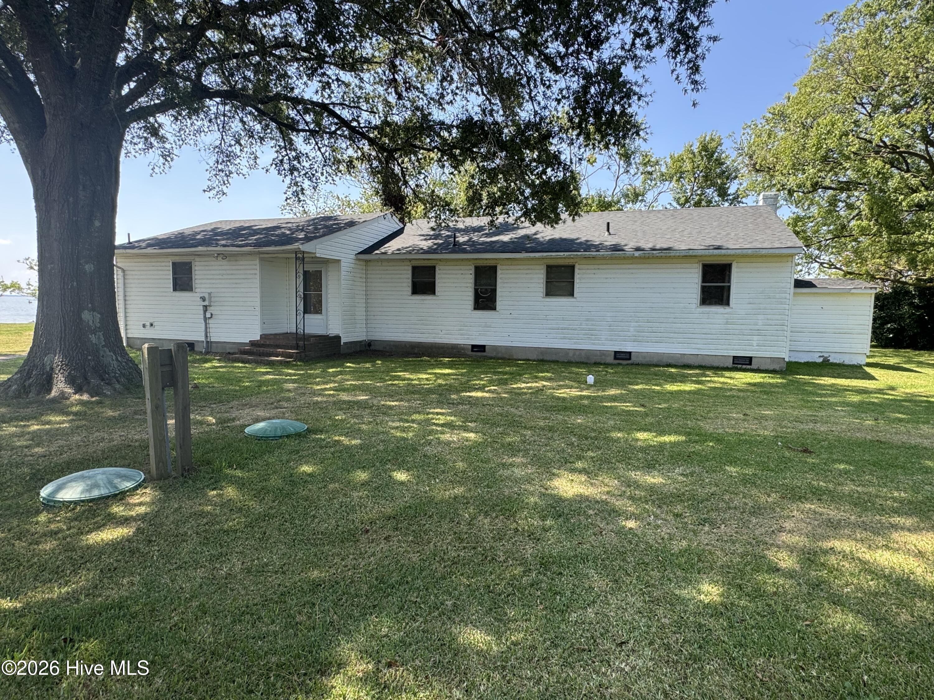 133 Ferryview Lane Property Photo 3
