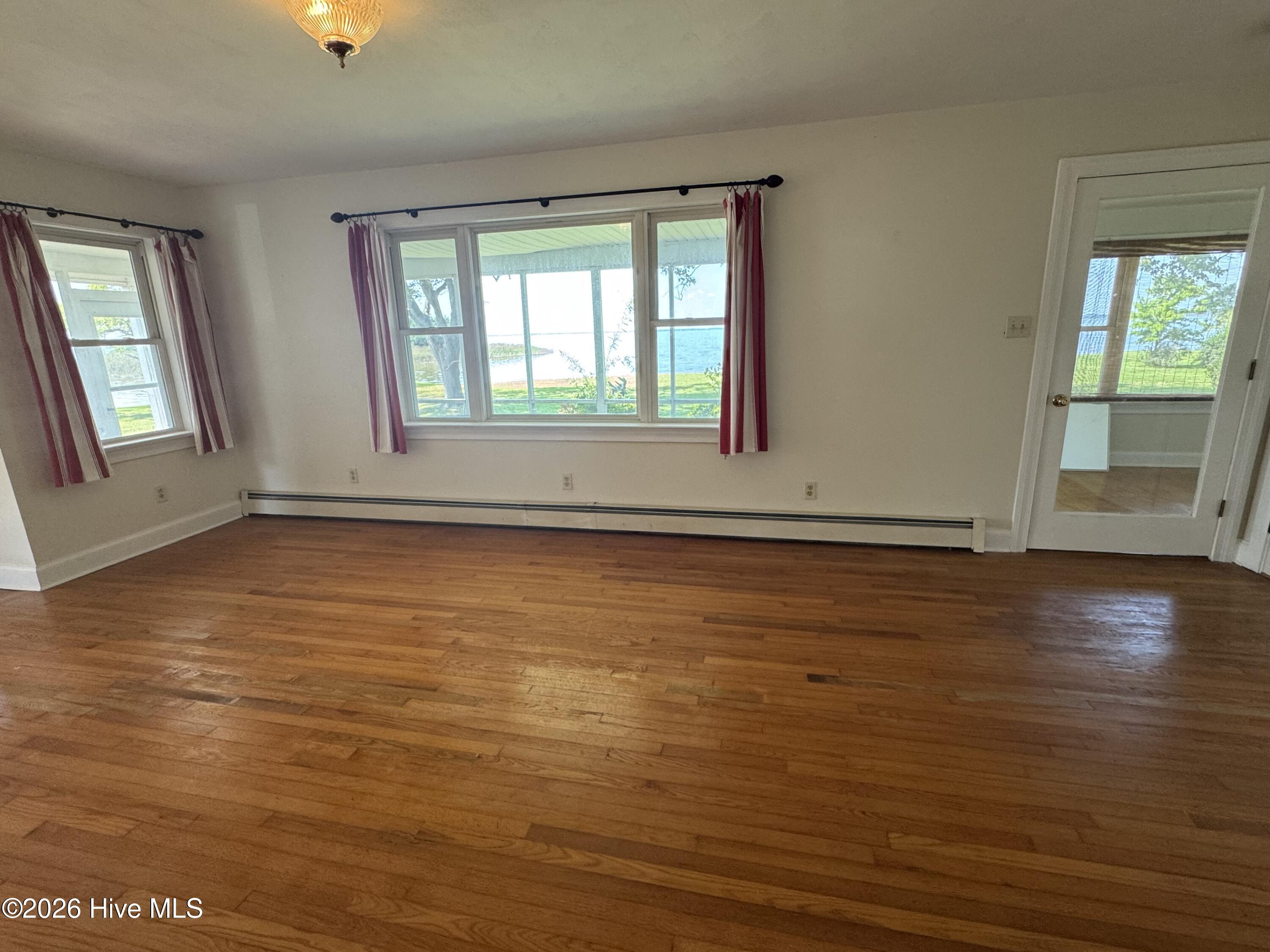 133 Ferryview Lane Property Photo 17