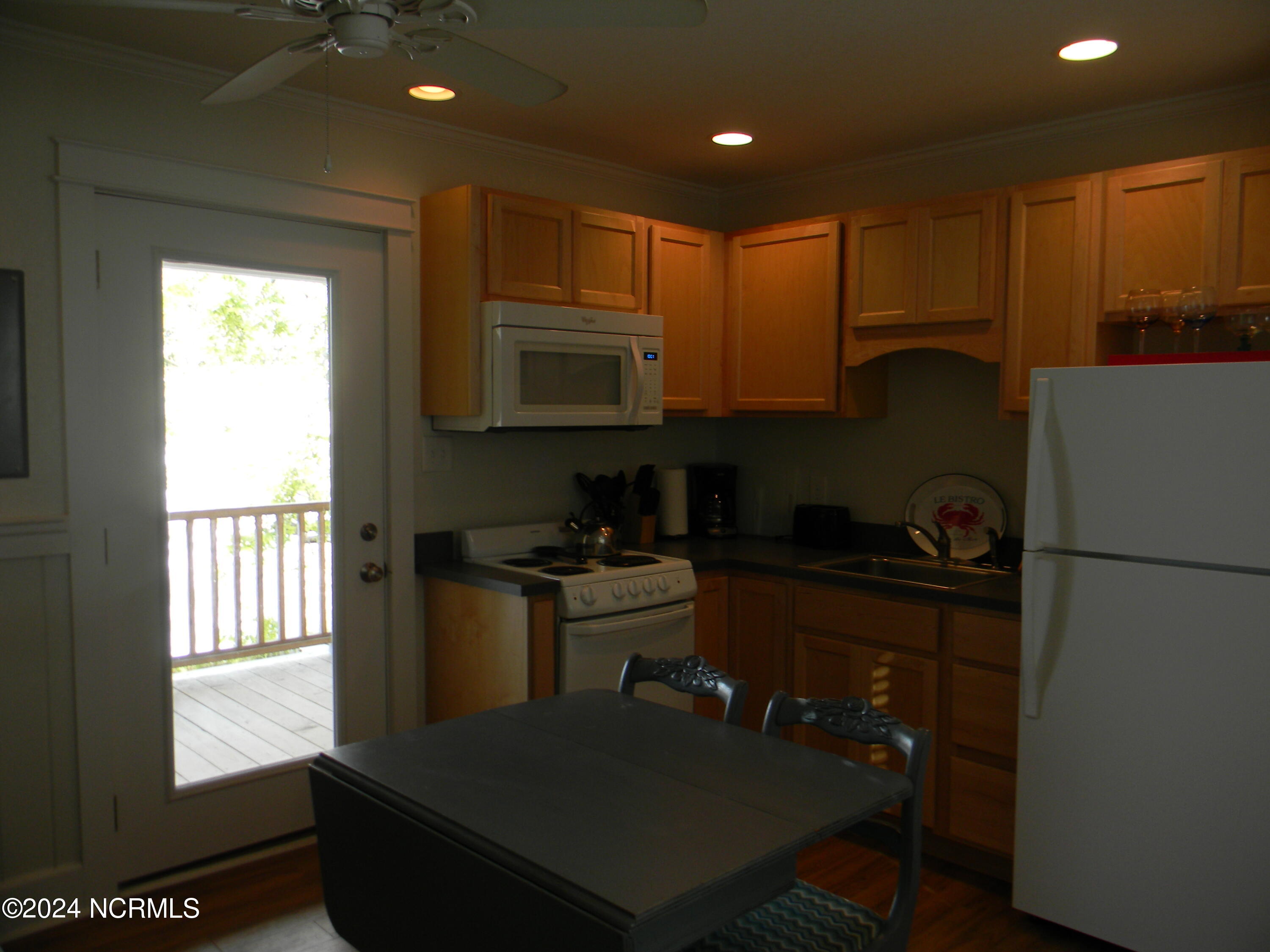 128 Sunset Lane Property Photo 2