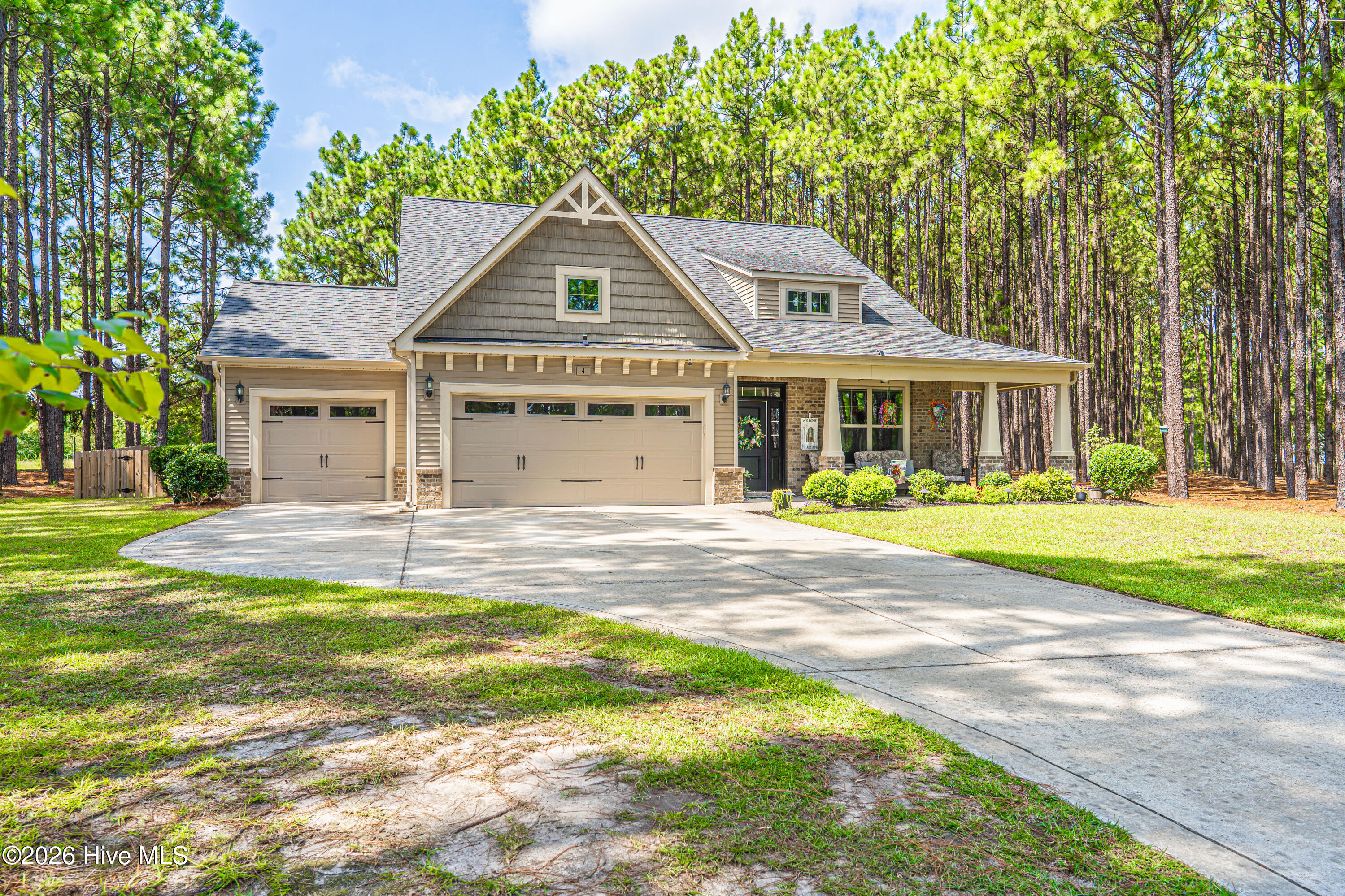 4 Whitman Court Property Photo 2