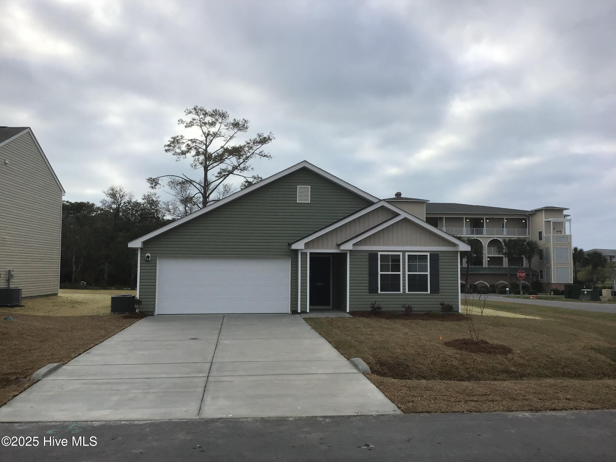 1076 Maple View Road SW