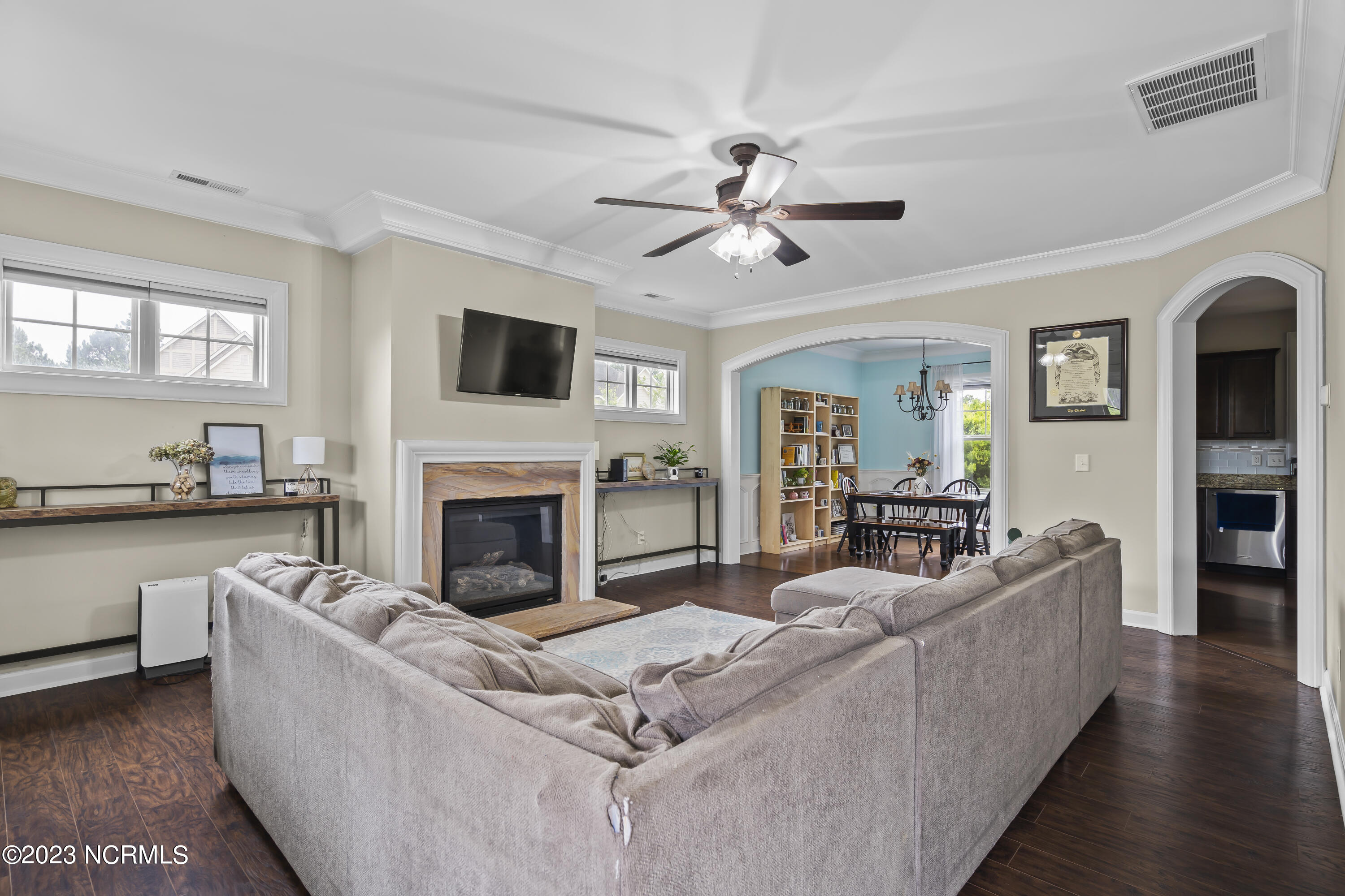 801 Iroquois Court Property Photo 4