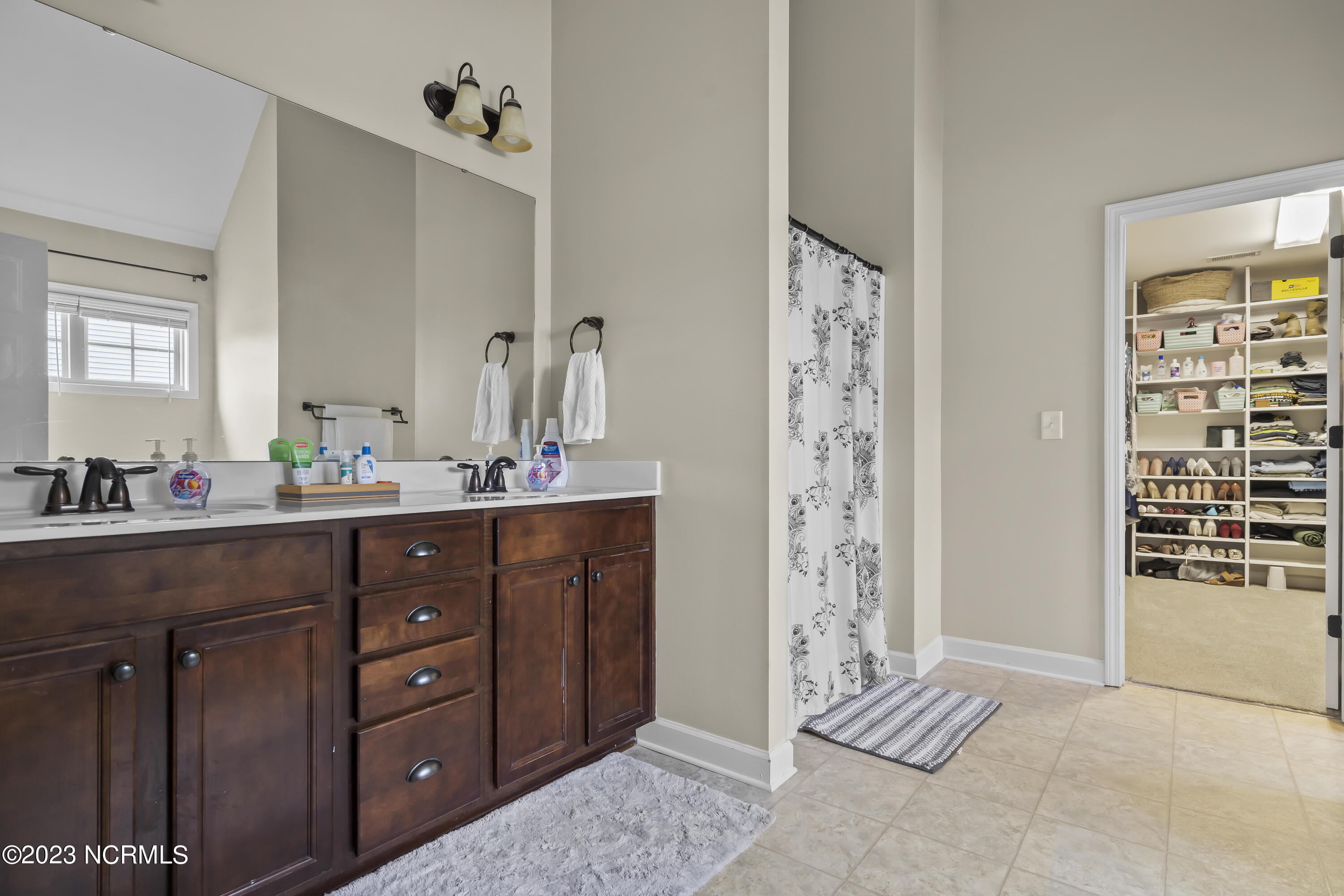 801 Iroquois Court Property Photo 24