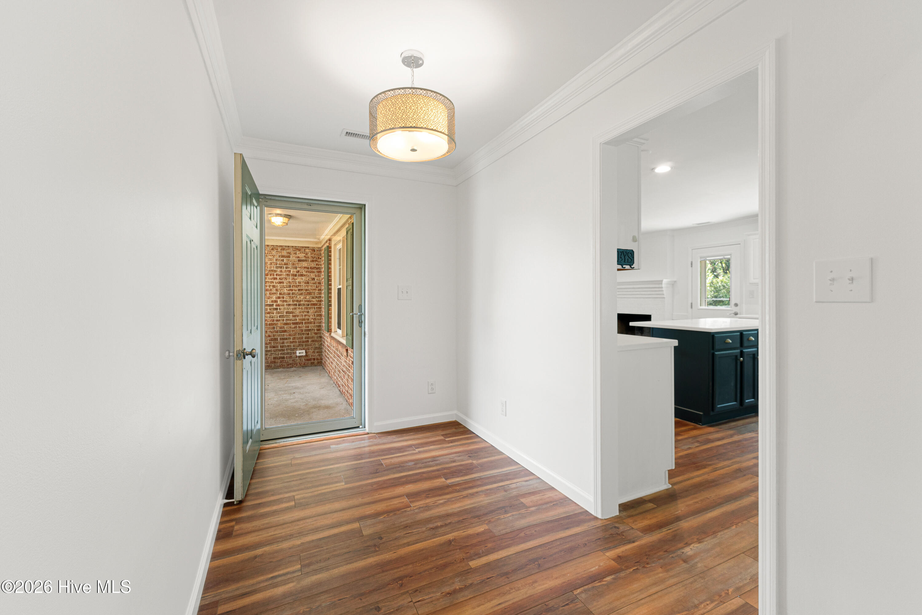 109 Pleasant Drive Property Photo 4