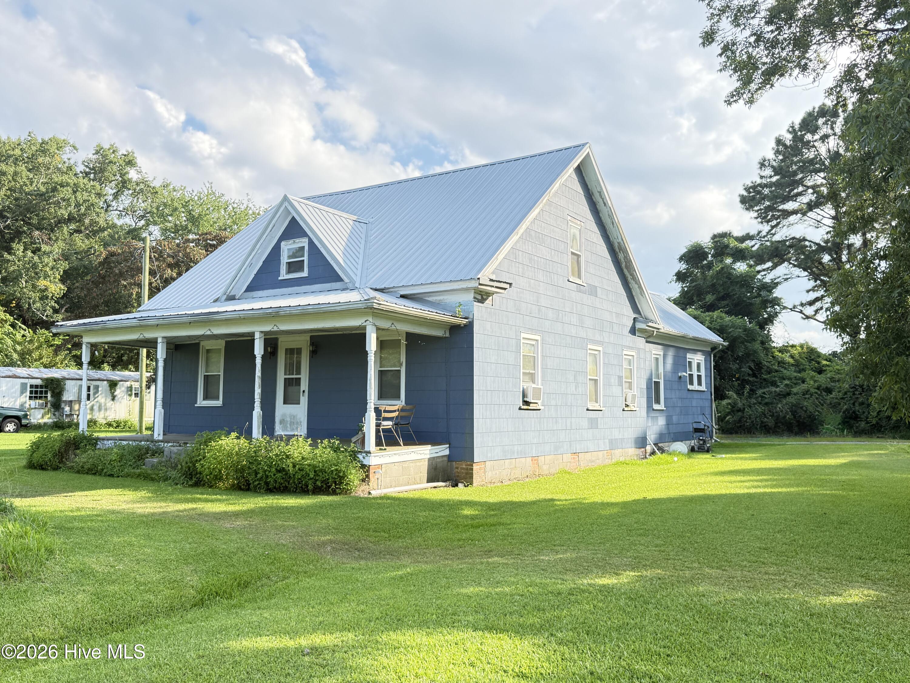 1382 Harvey Point Road Property Photo 1