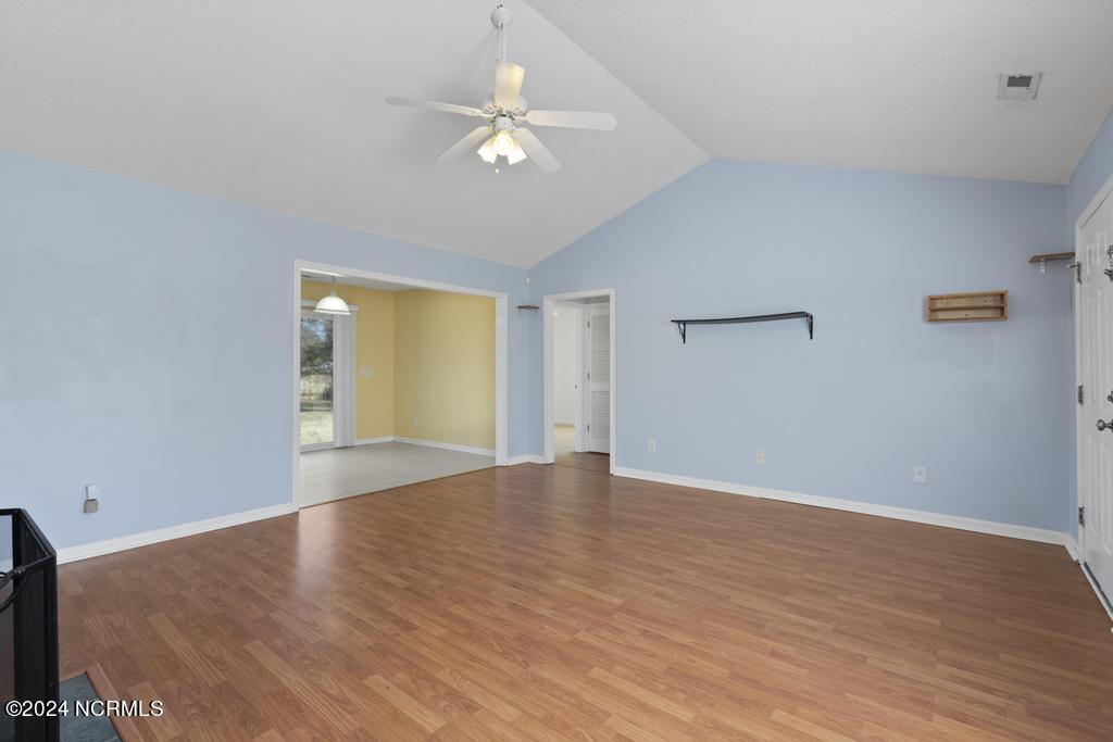 1302 Davis Street Property Photo 4