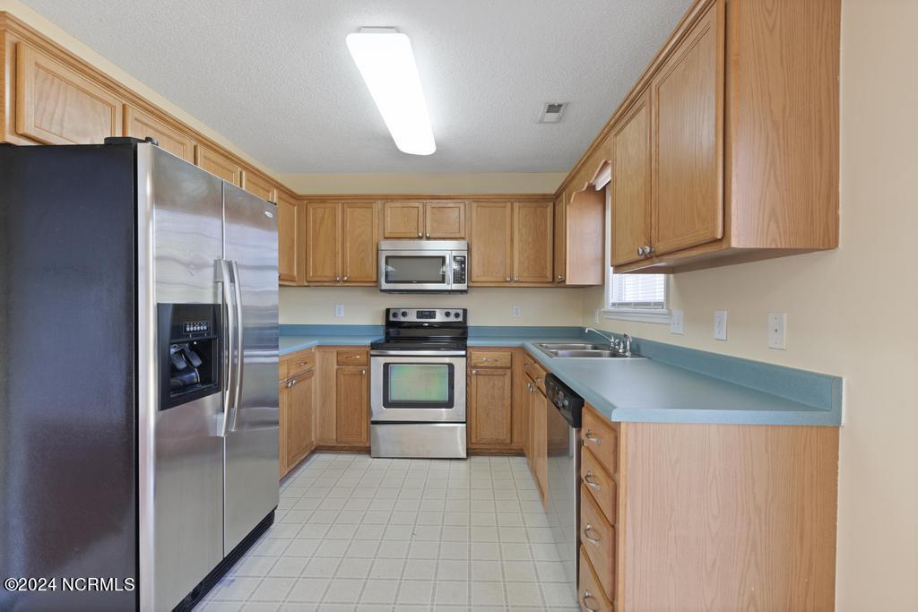 1302 Davis Street Property Photo 7