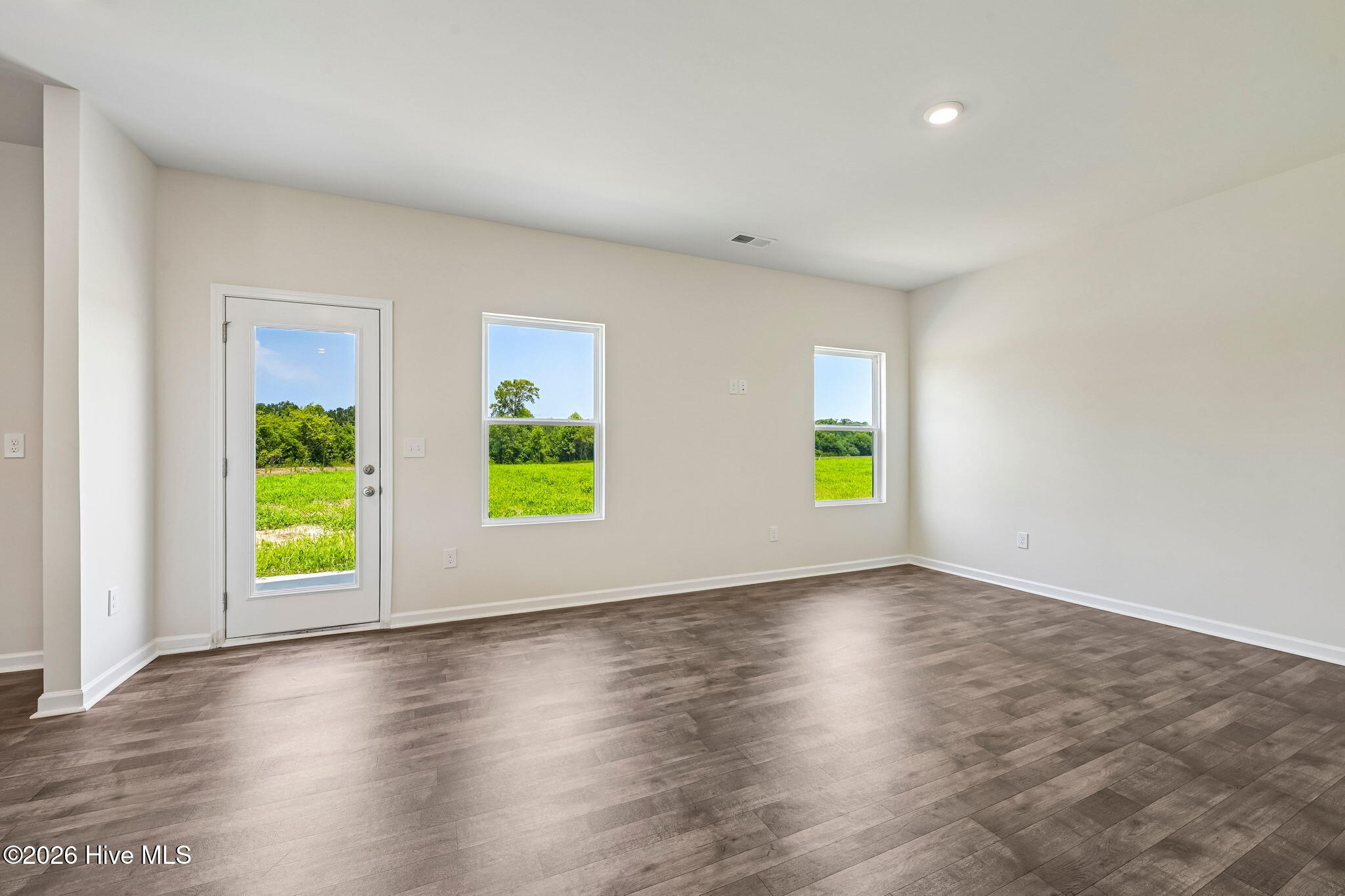211 Hallwood Drive Property Photo 11