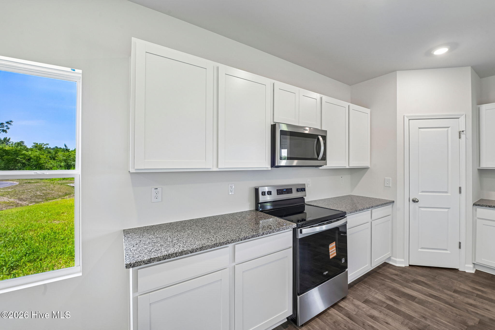 211 Hallwood Drive Property Photo 17