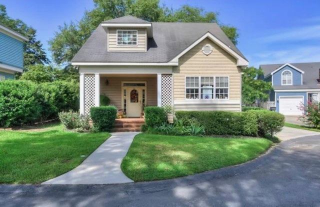 37 Queens Court Property Photo 1