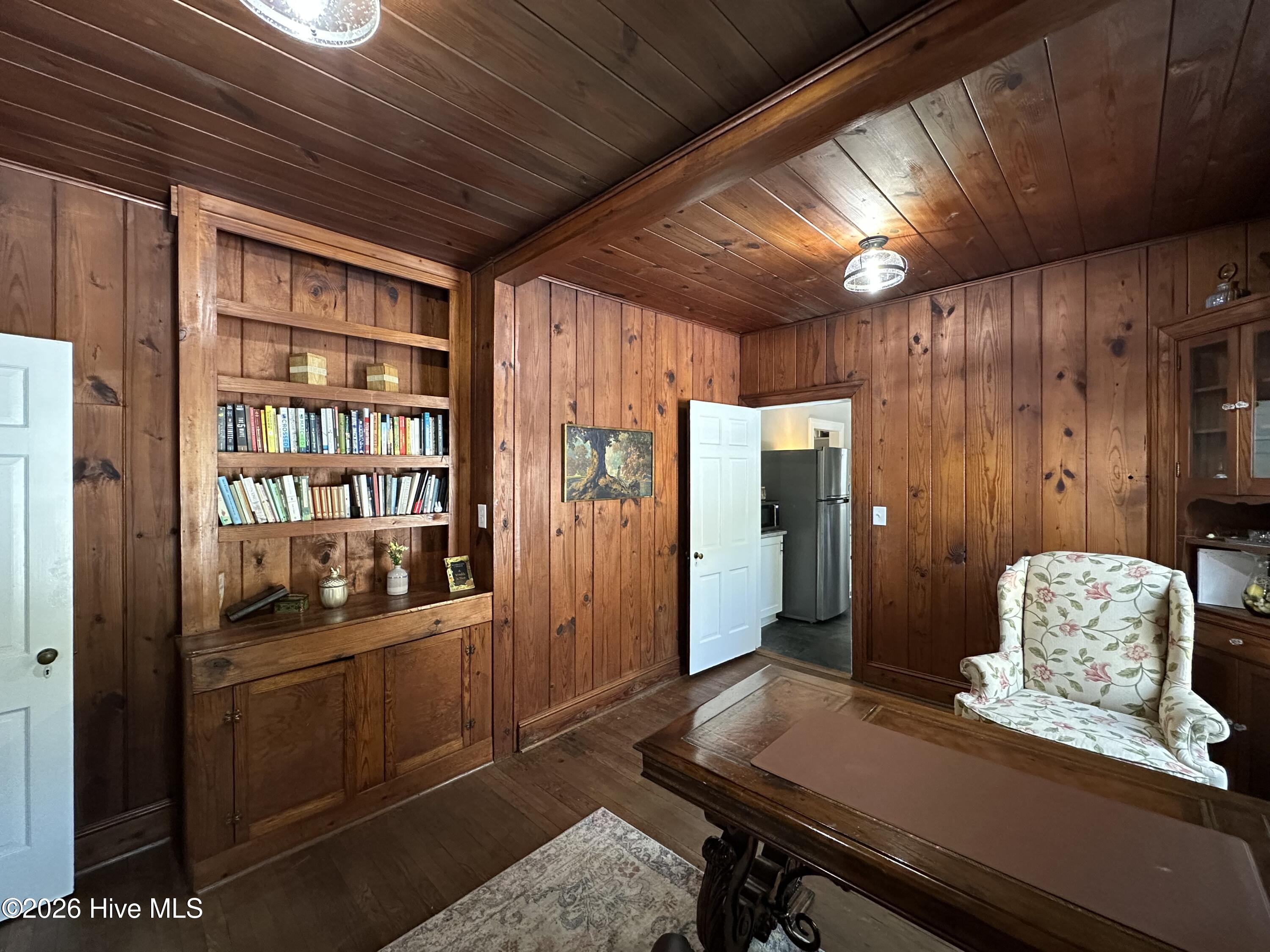 114 E 12th Street Property Photo 8