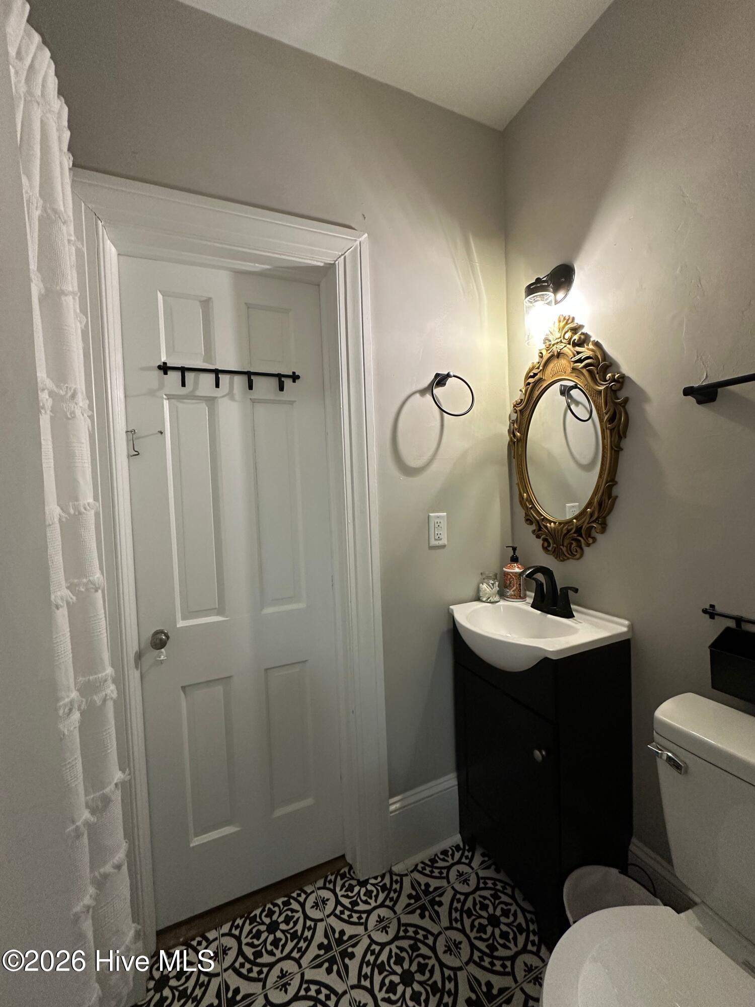 114 E 12th Street Property Photo 12