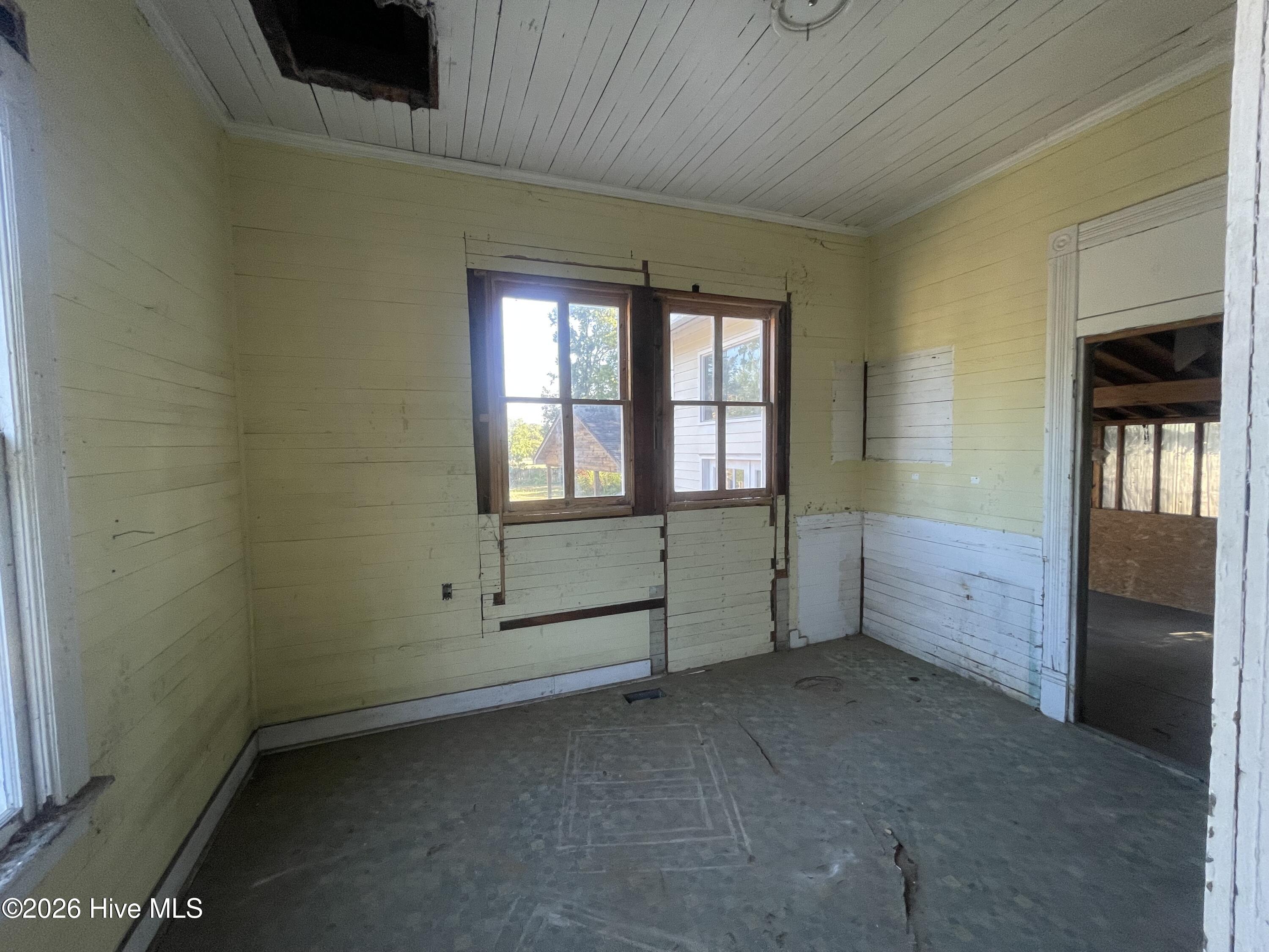 211 White Oak Street Property Photo 11