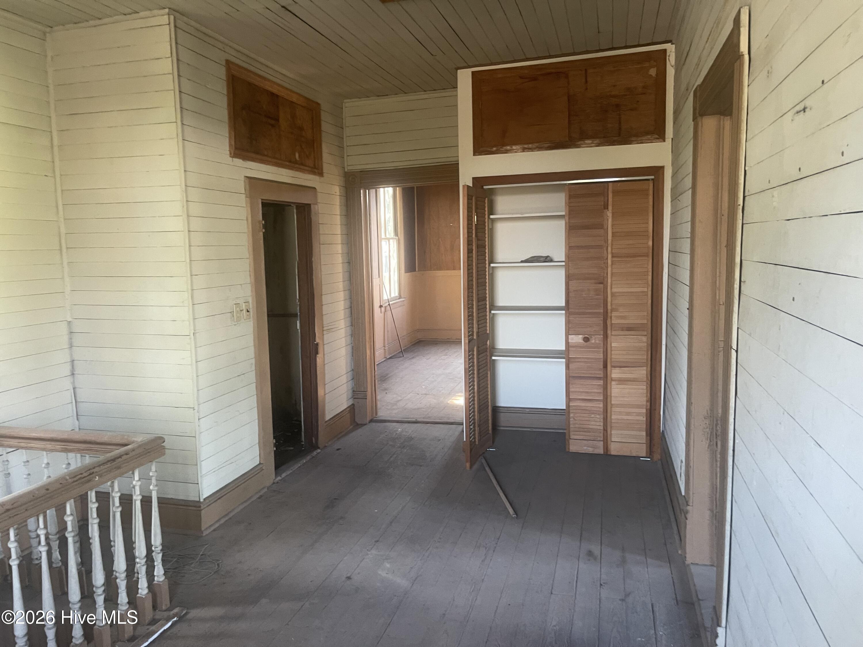 211 White Oak Street Property Photo 14