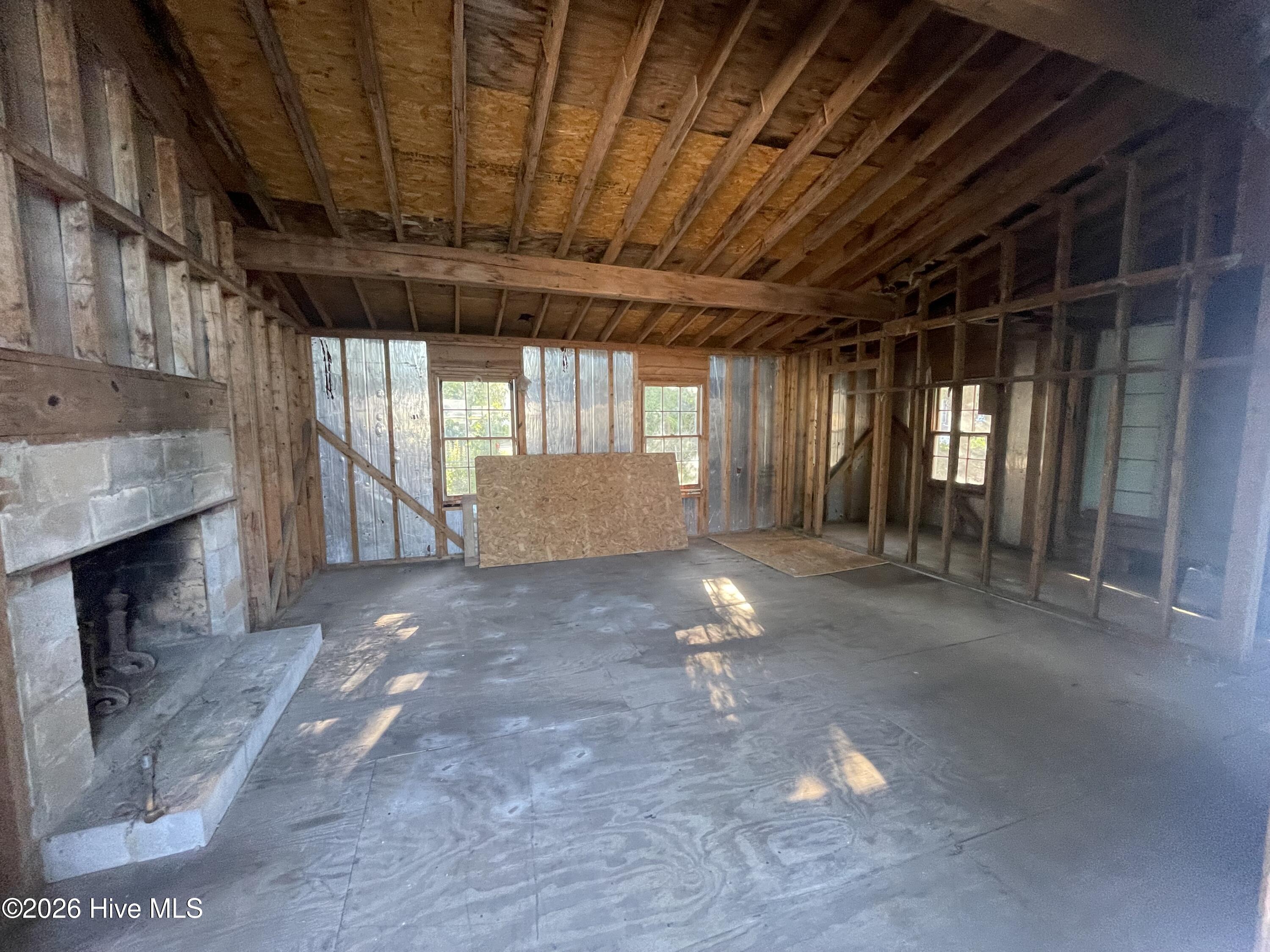 211 White Oak Street Property Photo 21