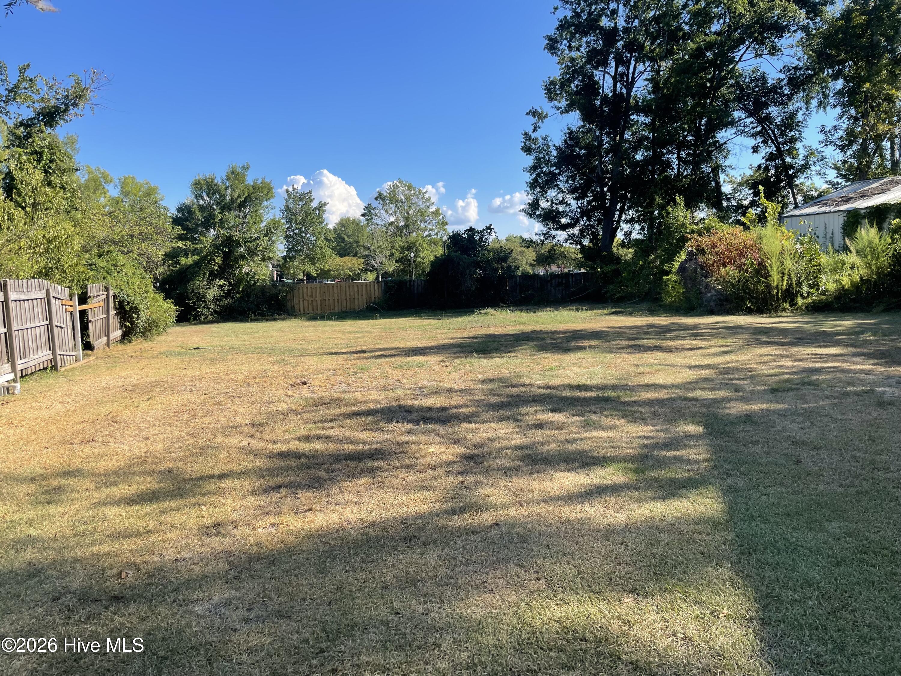 211 White Oak Street Property Photo 23