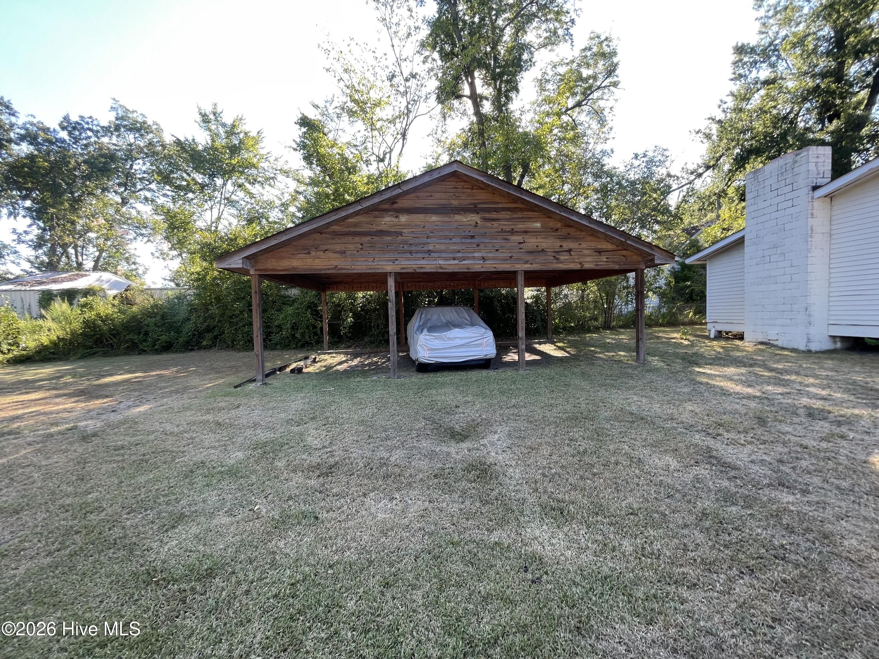 211 White Oak Street Property Photo 25