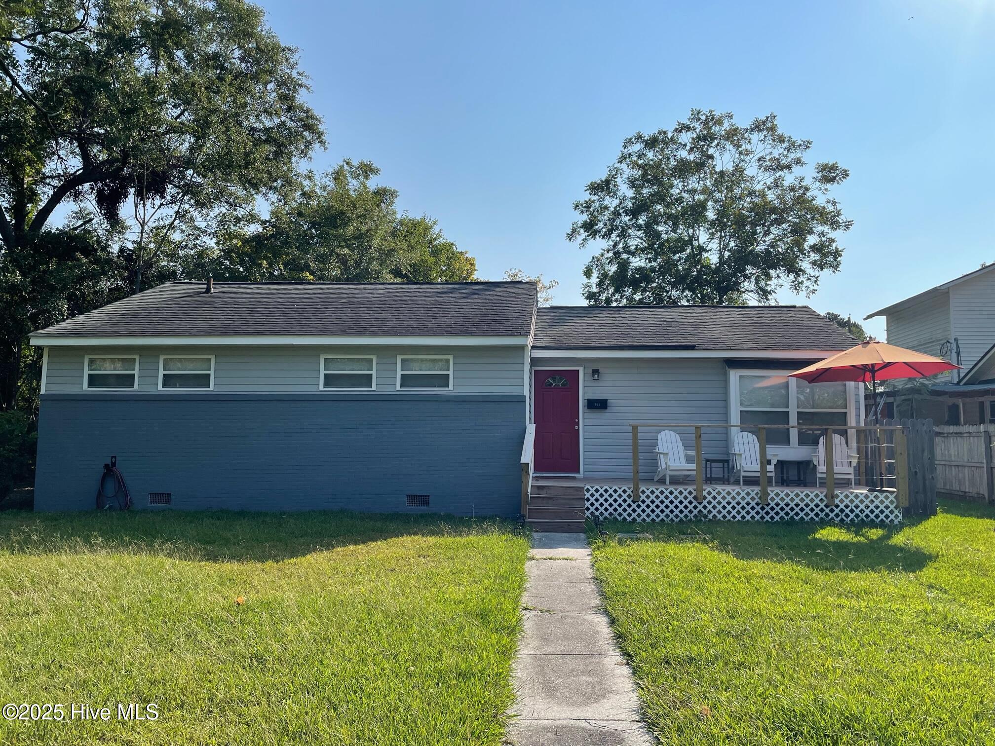 502 E 8th Street Property Photo 2