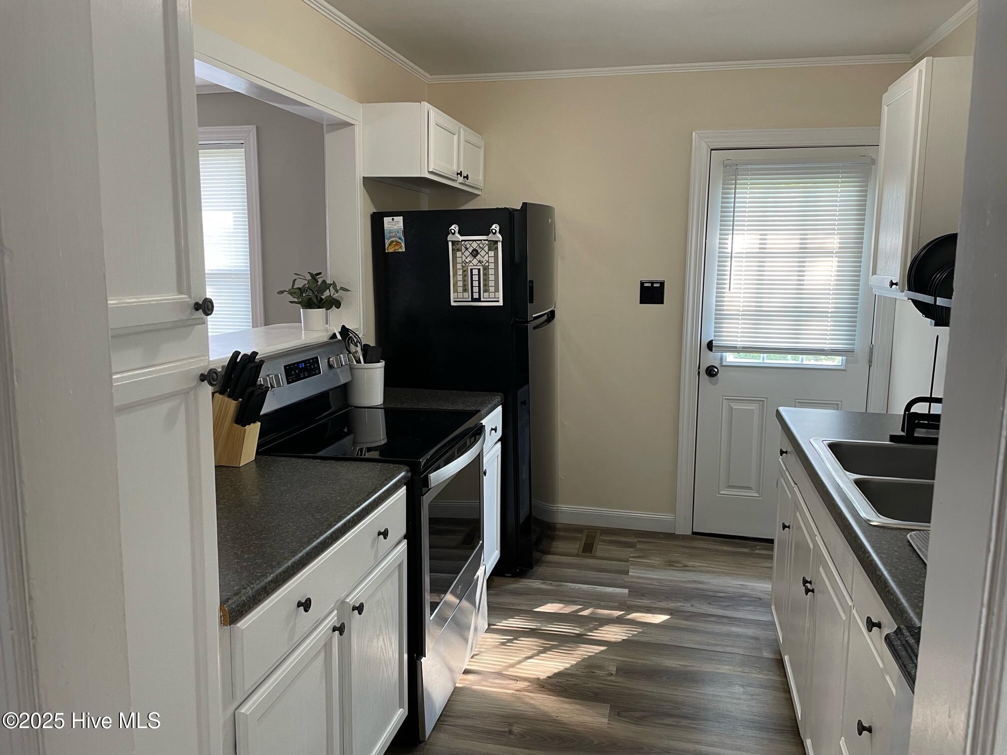 502 E 8th Street Property Photo 11