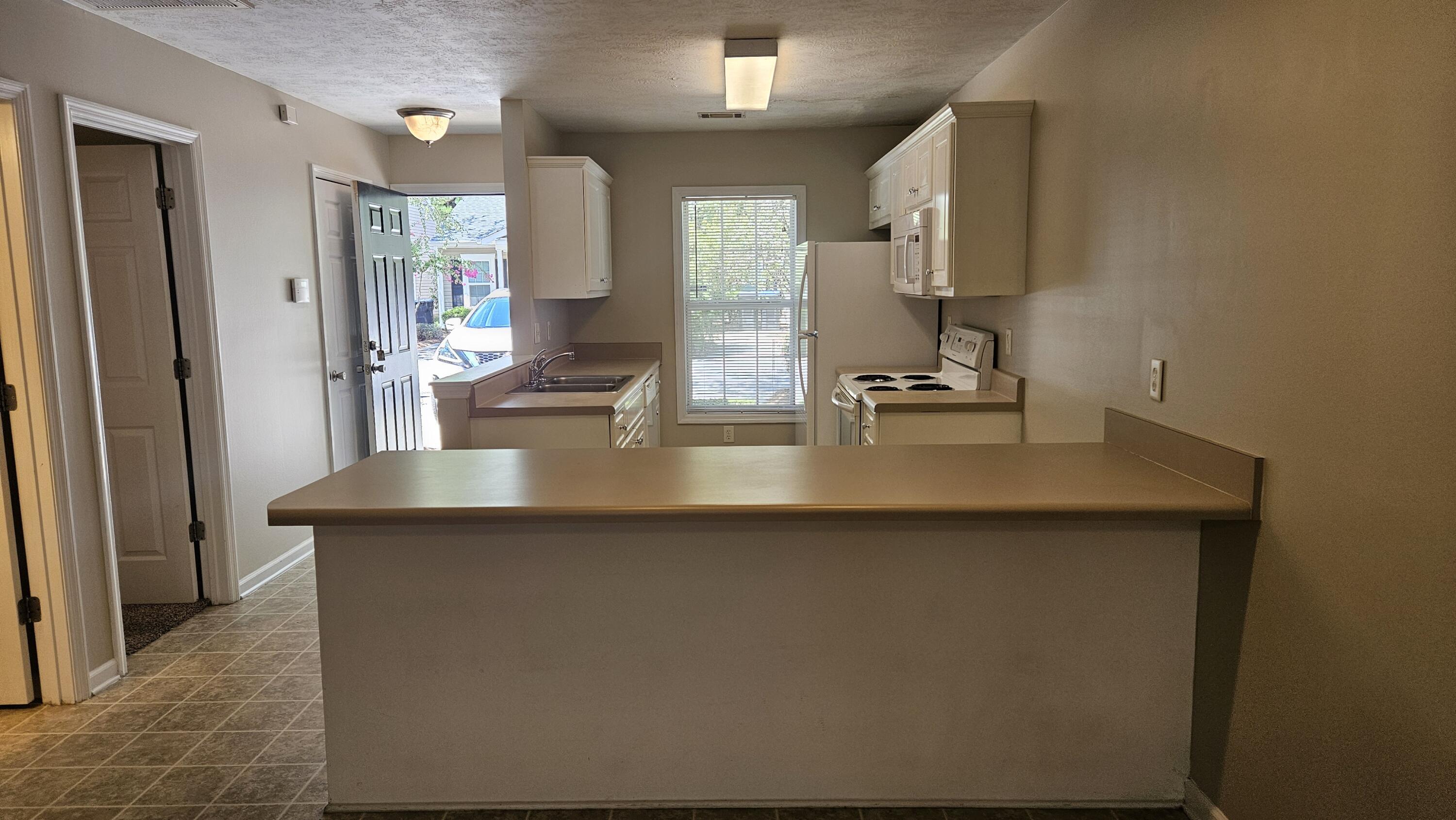 2246 Bridgeton Road Property Photo 4