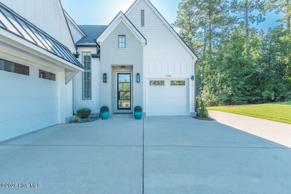 705 Campana Drive Property Photo 8