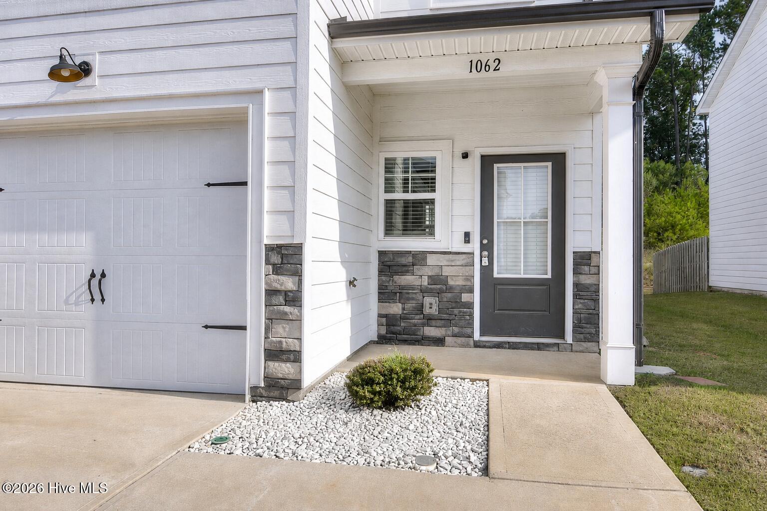 1062 Linsmore Avenue Property Photo 3