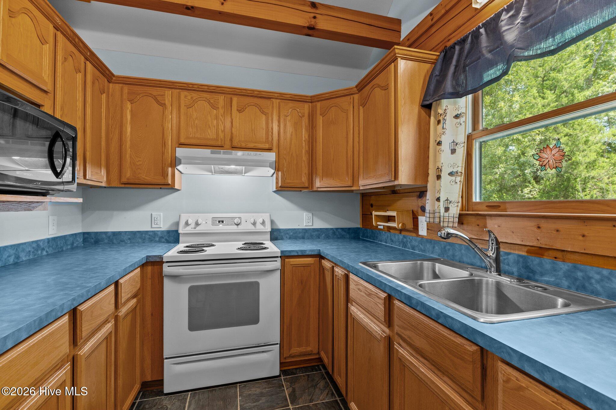 126 George Jones Road Property Photo 2