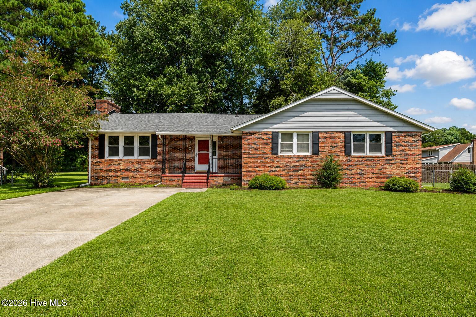 102 Lionel Avenue Property Photo 1