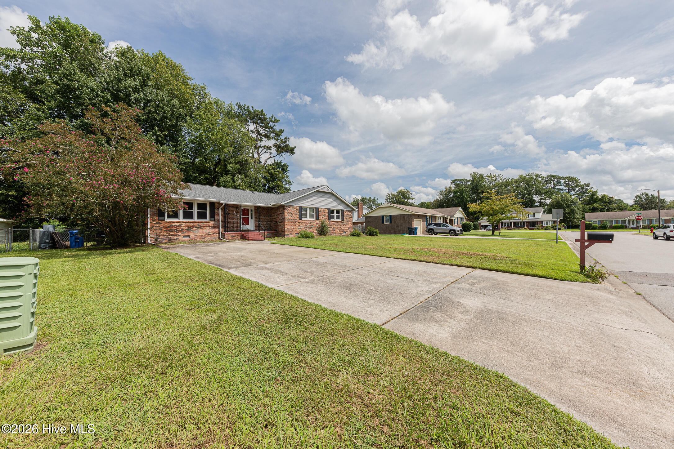 102 Lionel Avenue Property Photo 3