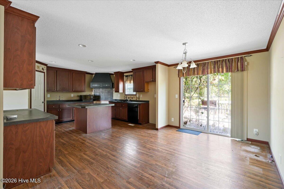 213 Devonshire Drive Property Photo 11