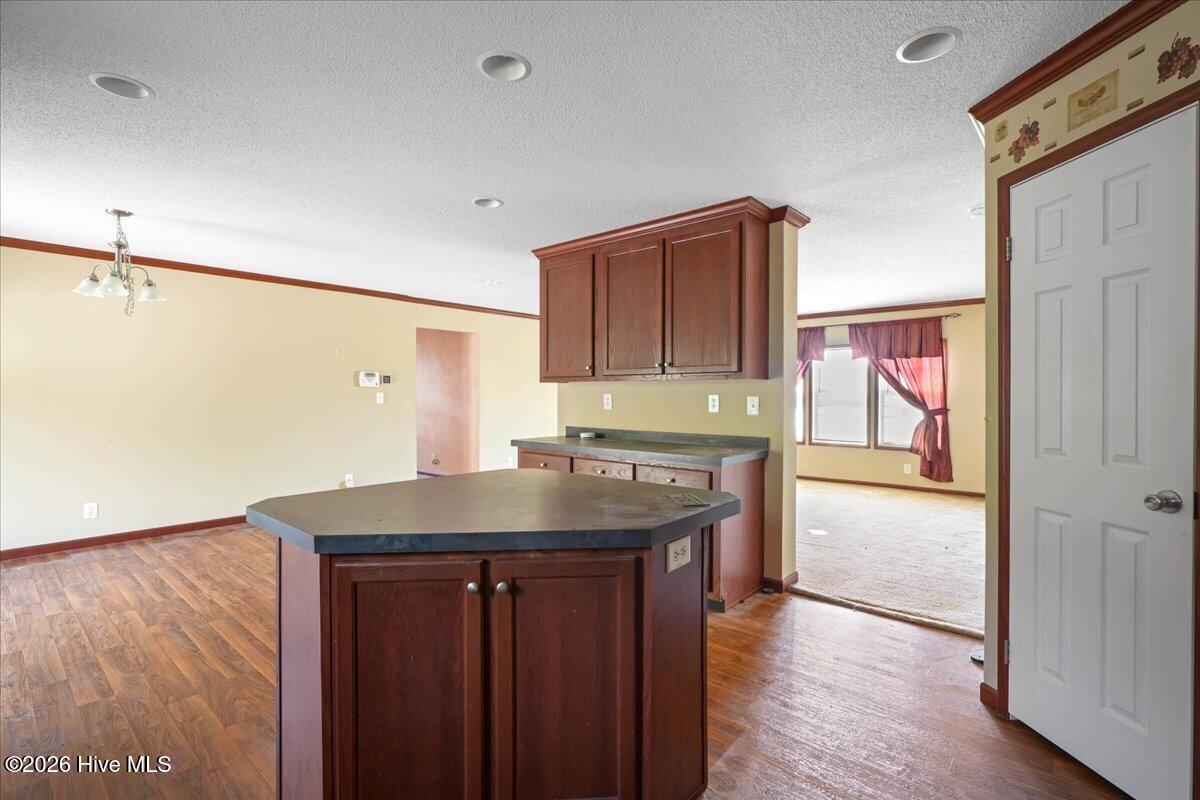 213 Devonshire Drive Property Photo 14
