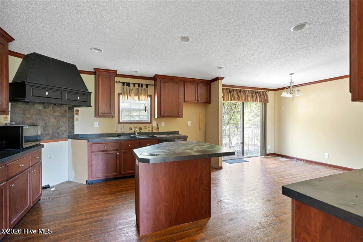 213 Devonshire Drive Property Photo 15
