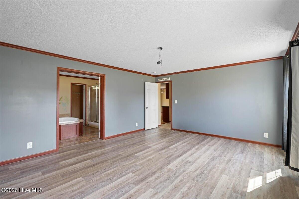 213 Devonshire Drive Property Photo 17