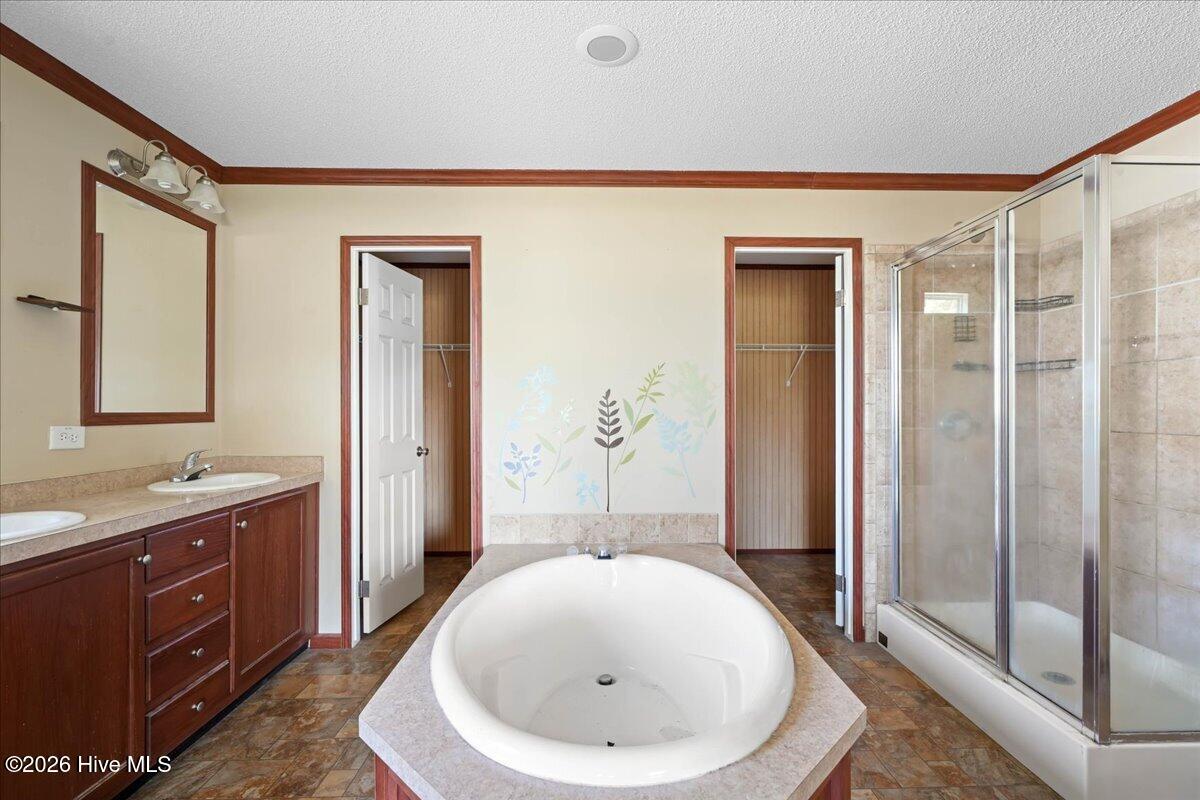 213 Devonshire Drive Property Photo 31